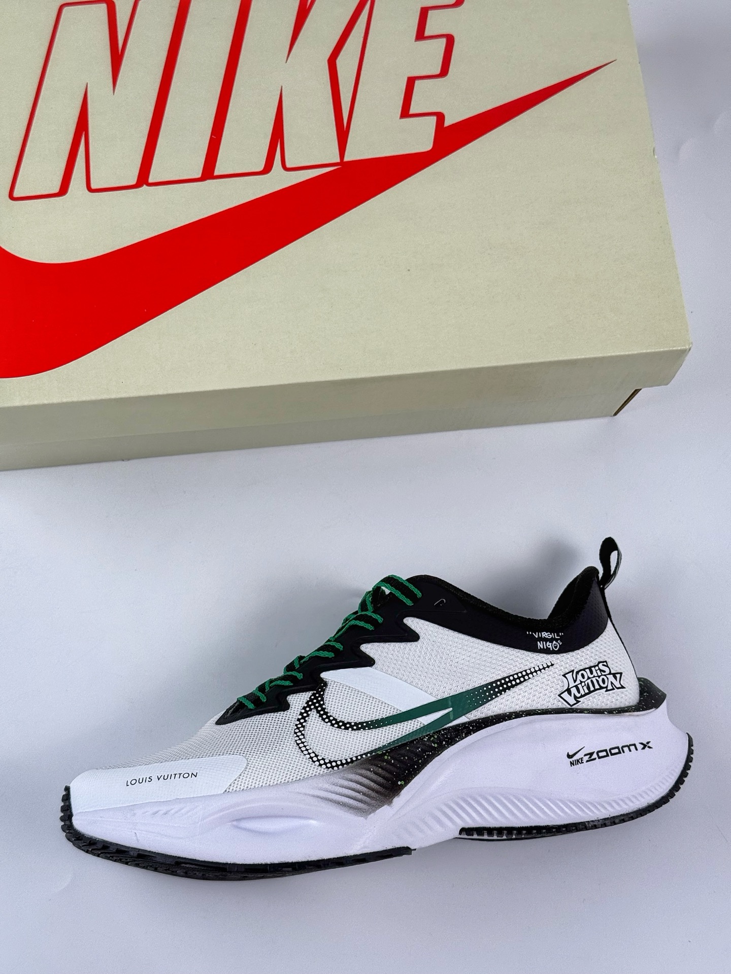 200 NIKE ZOOM PLUS x Louis Vuitton 全新跑鞋 CK4318-162