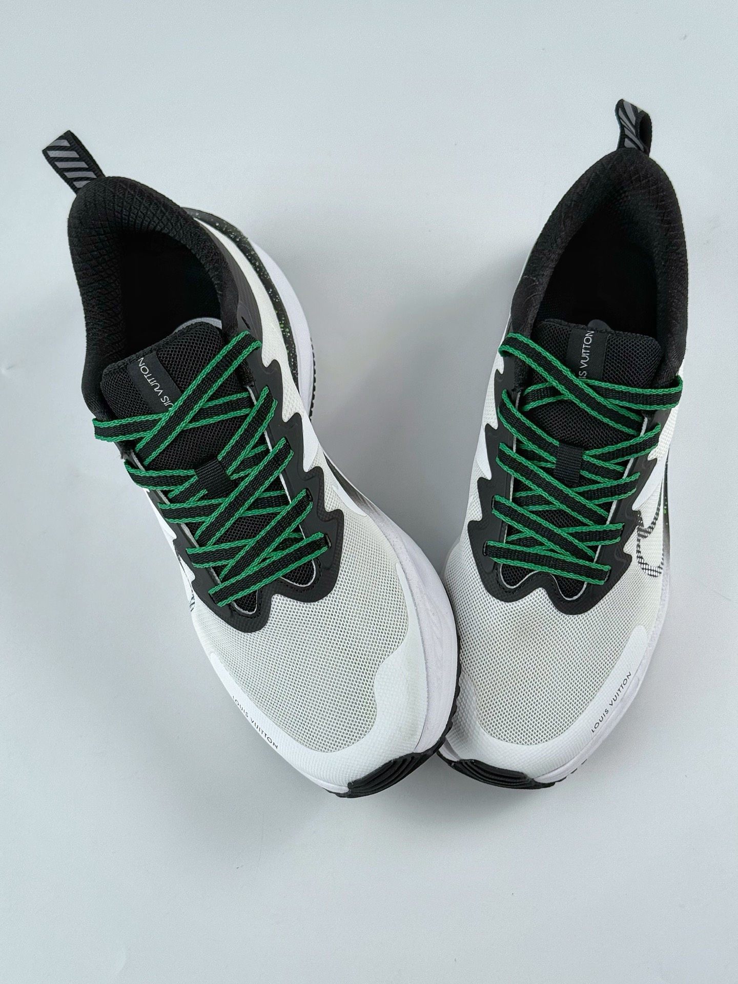 200 NIKE ZOOM PLUS x Louis Vuitton 全新跑鞋 CK4318-162