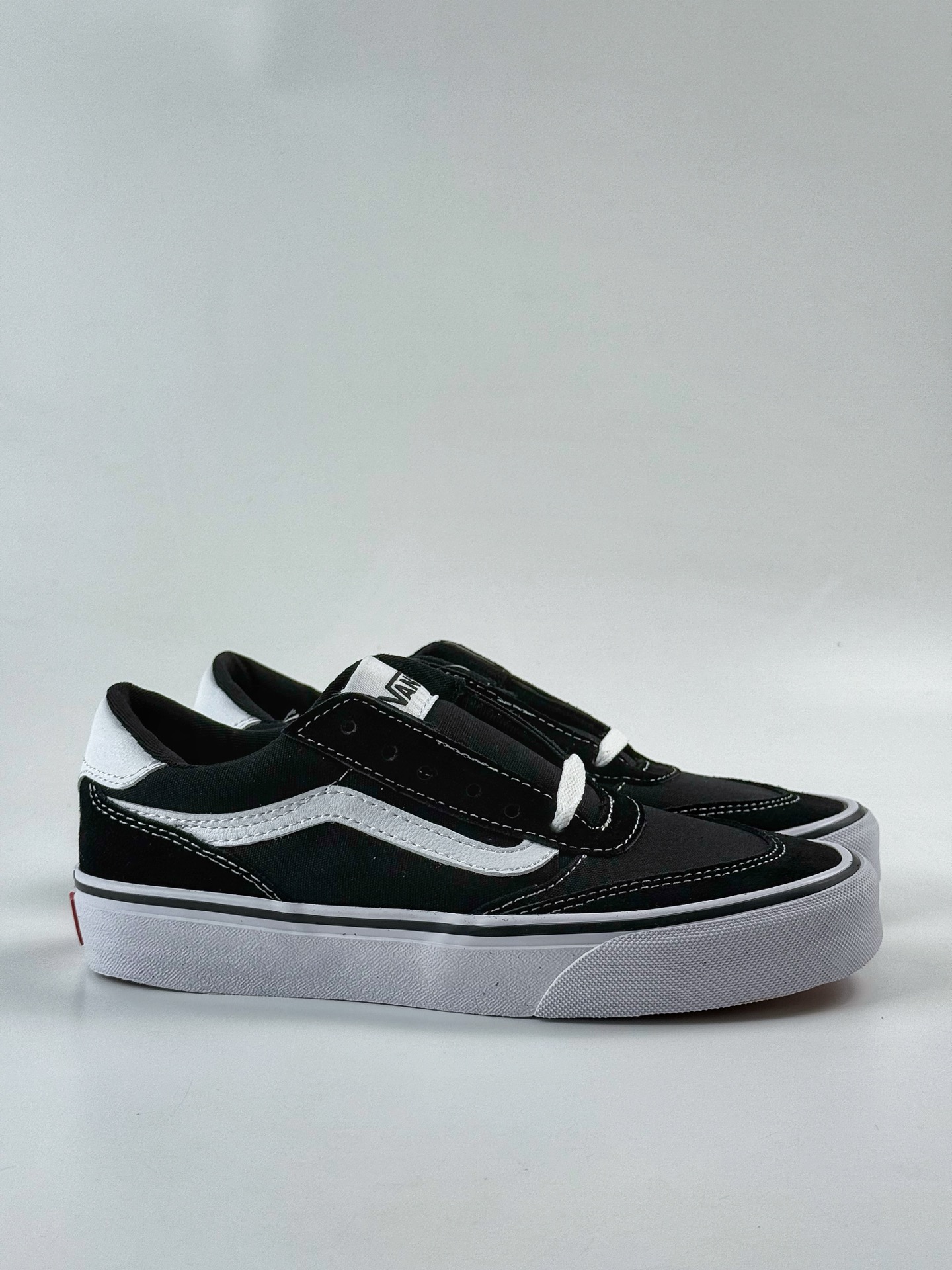 140 Vans Brooklyn LS 硫化简约复古板鞋 VN000D7QBA2