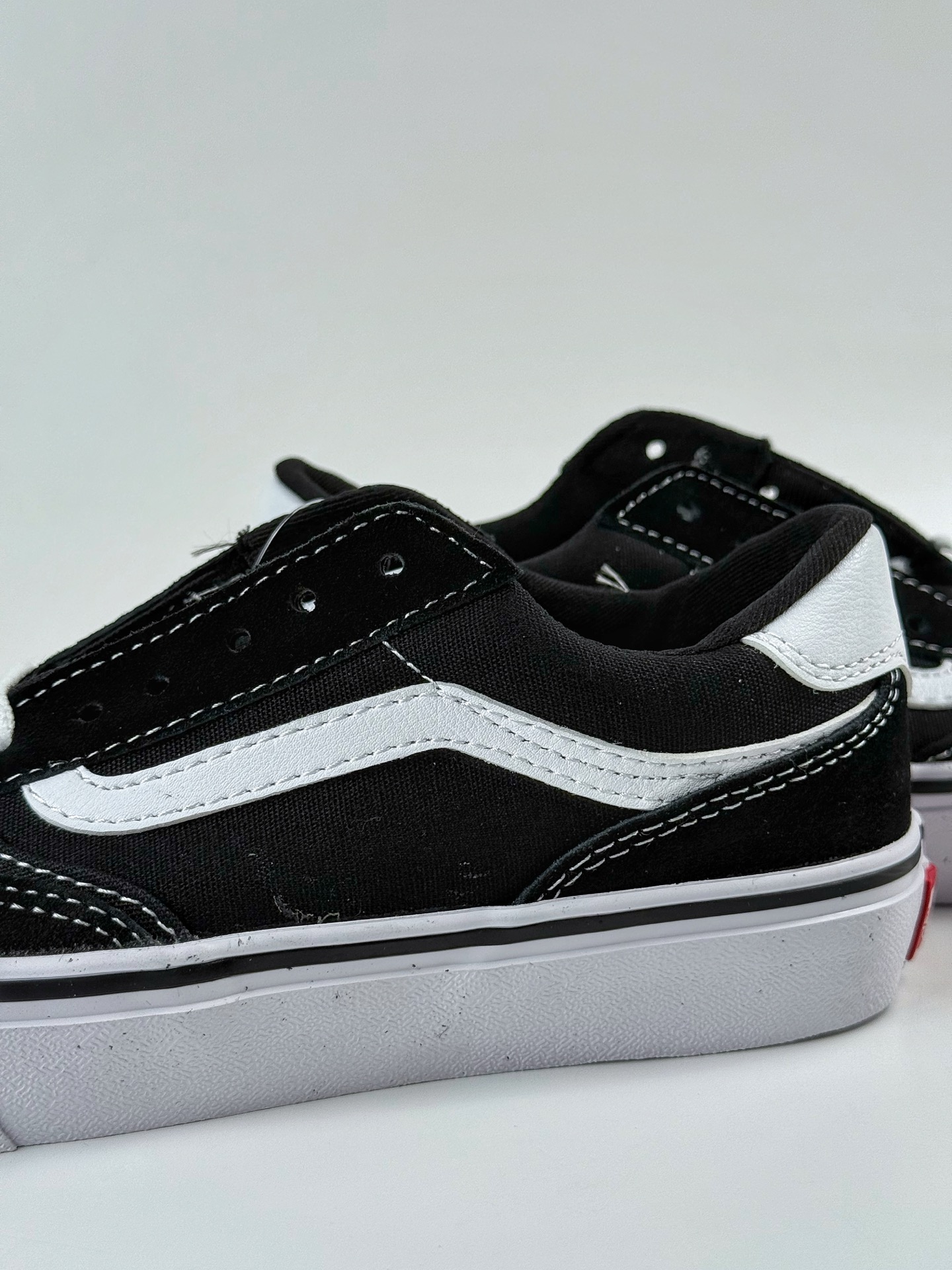 140 Vans Brooklyn LS 硫化简约复古板鞋 VN000D7QBA2