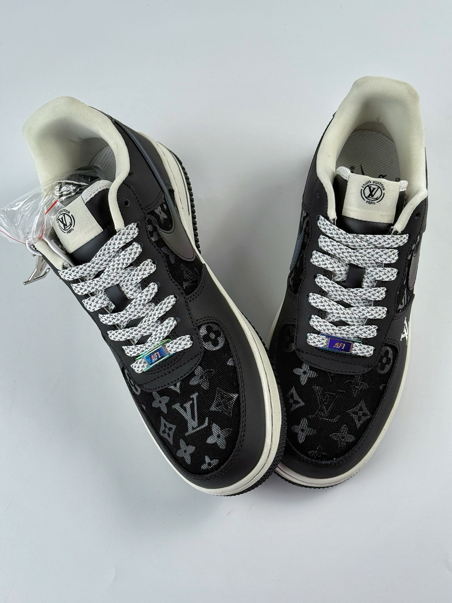 260 Nike Air Force 1 Low 07 x Louis Vuitton 镭射渐变黑满天星 SC0601-573