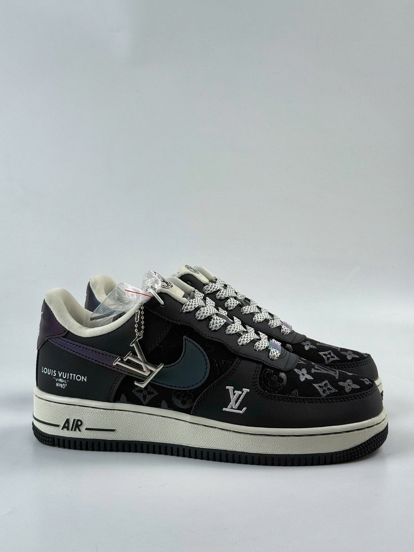 260 Nike Air Force 1 Low 07 x Louis Vuitton 镭射渐变黑满天星 SC0601-573