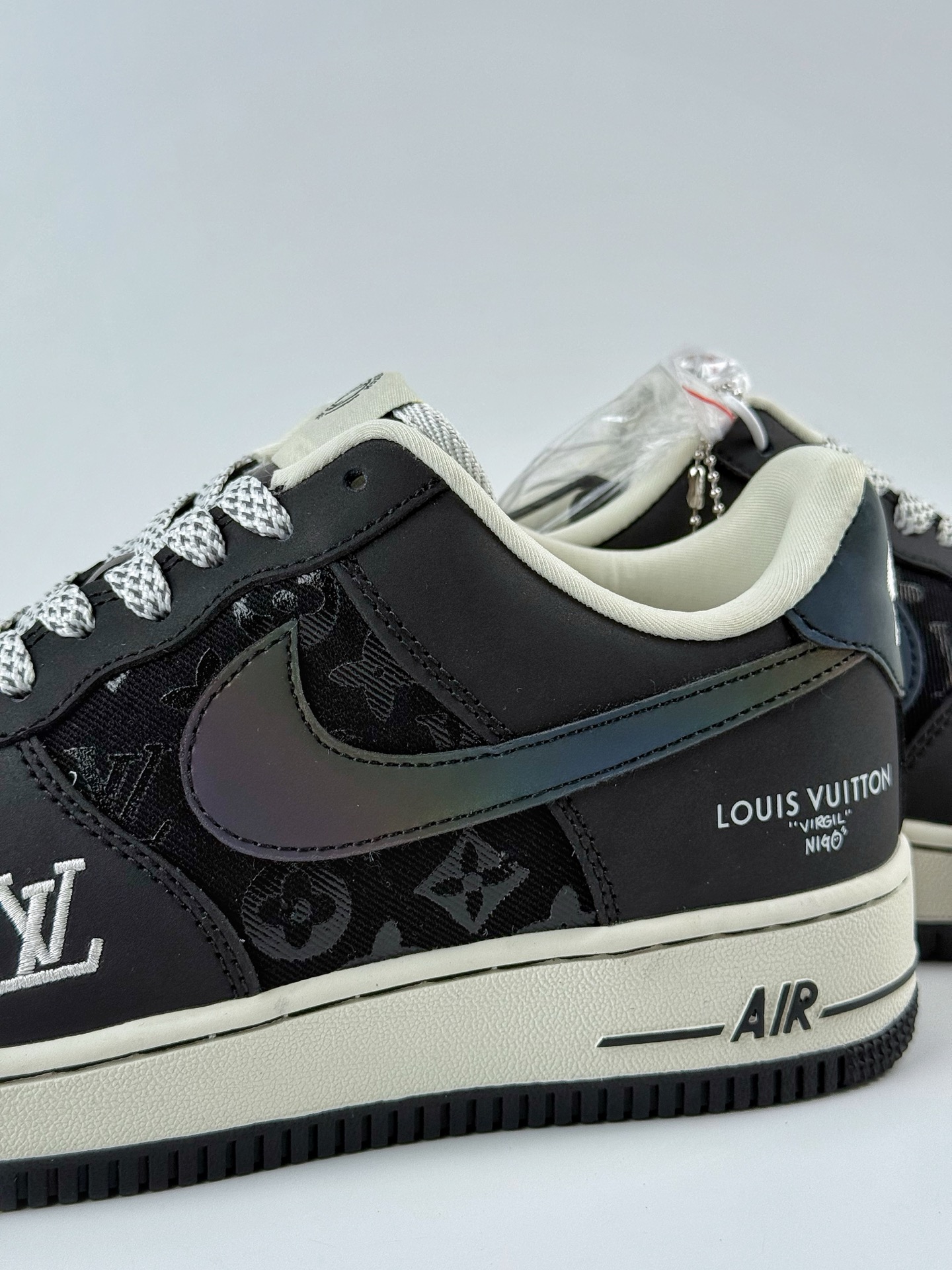 260 Nike Air Force 1 Low 07 x Louis Vuitton 镭射渐变黑满天星 SC0601-573