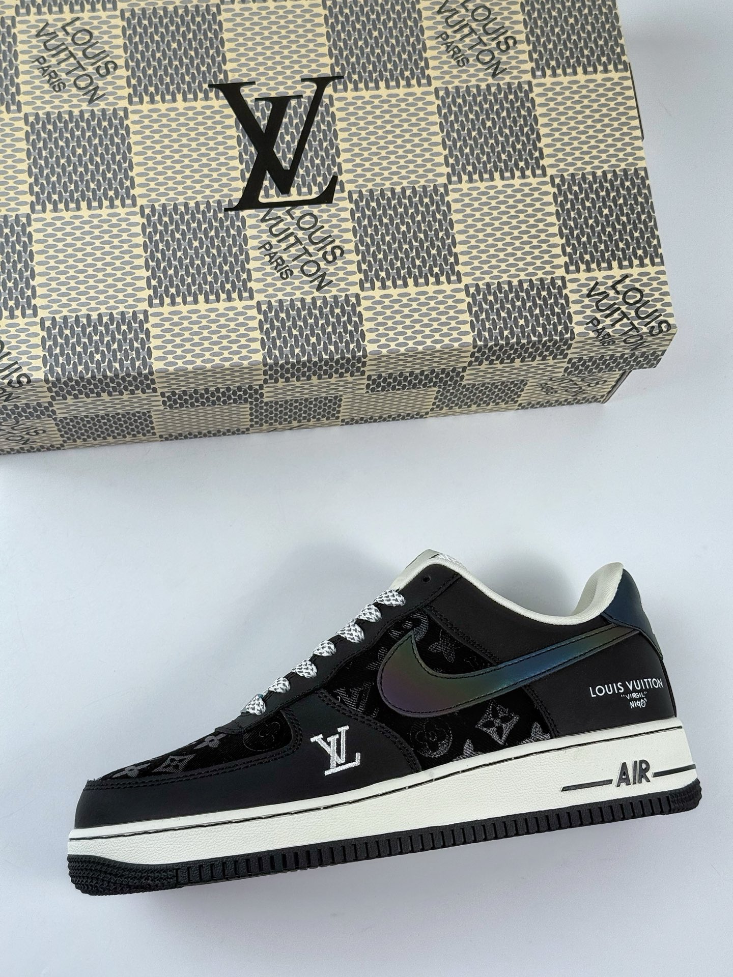 260 Nike Air Force 1 Low 07 x Louis Vuitton 镭射渐变黑满天星 SC0601-573
