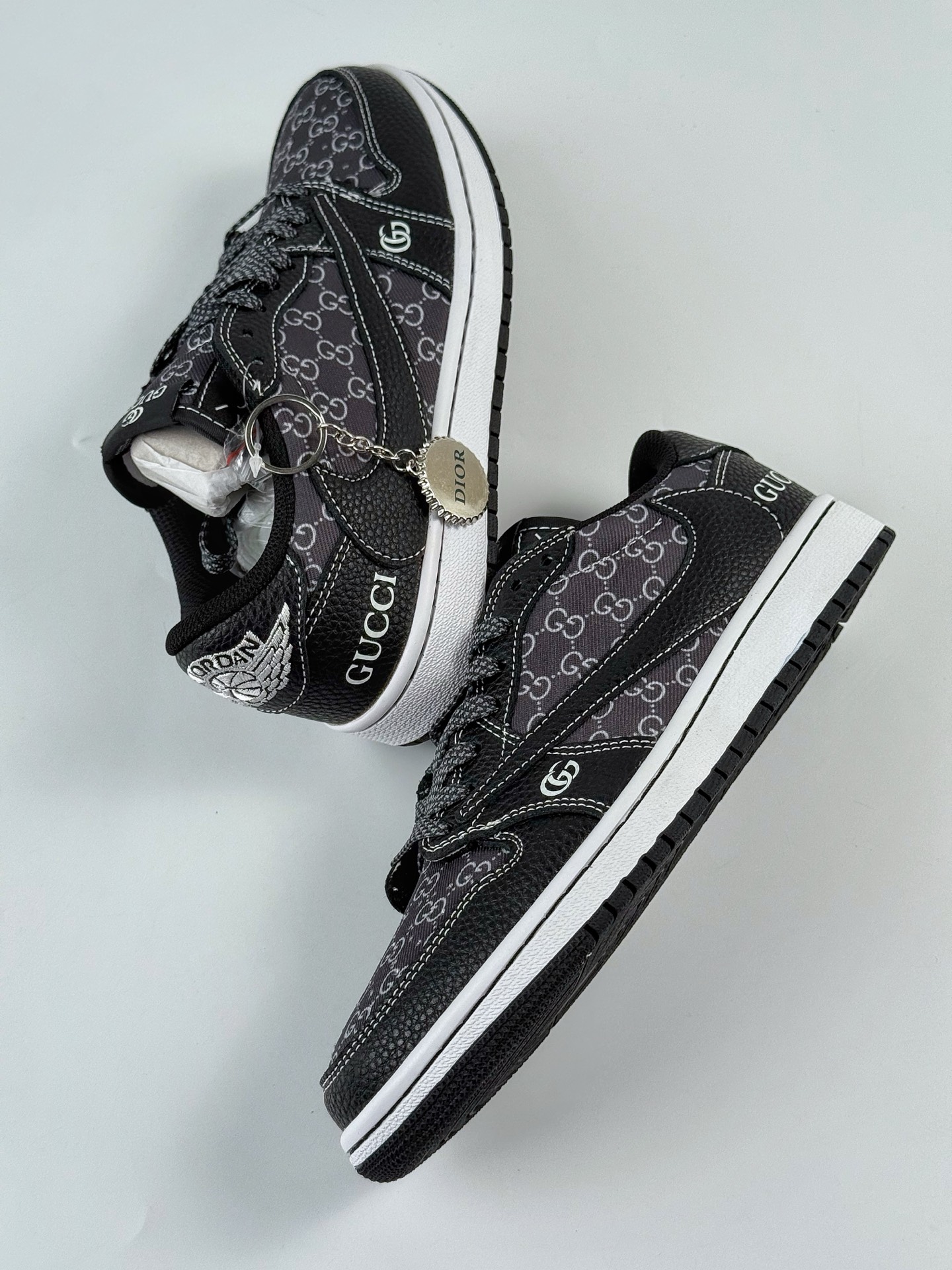 Travis Scott x Nike Air Jordan 1 Low x DIOR x GUCCI Air Jordan 1 Low 反转黑荔纹满天星倒钩 DZ5899-002