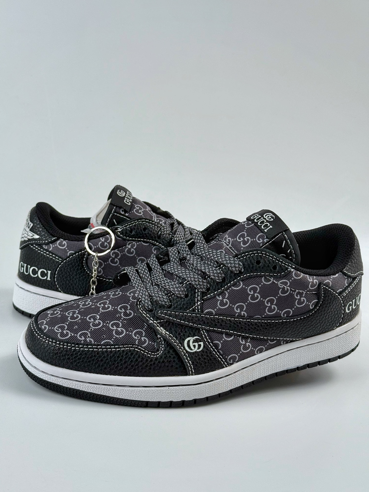 Travis Scott x Nike Air Jordan 1 Low x DIOR x GUCCI Air Jordan 1 Low 反转黑荔纹满天星倒钩 DZ5899-002