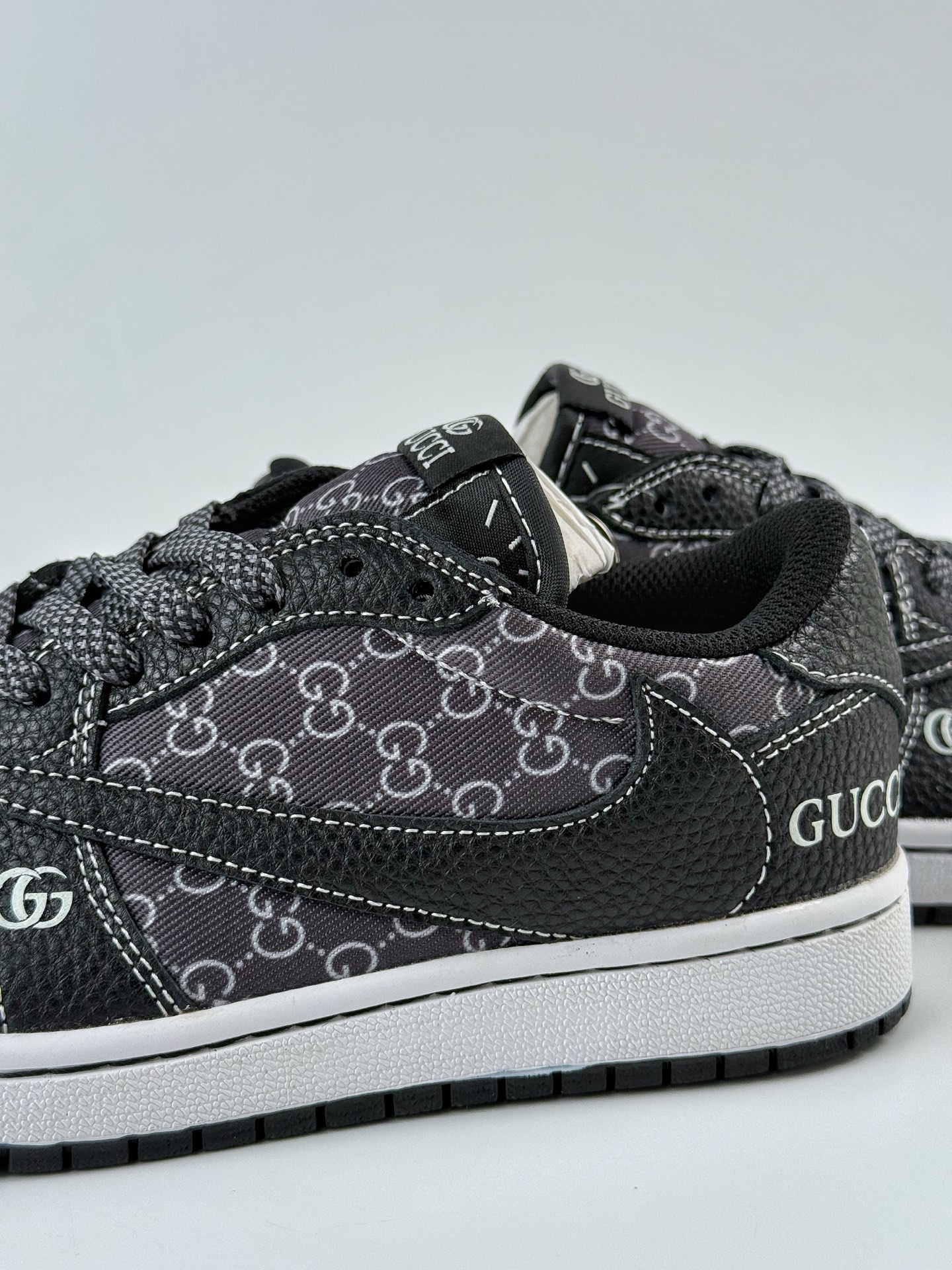 Travis Scott x Nike Air Jordan 1 Low x DIOR x GUCCI Air Jordan 1 Low 反转黑荔纹满天星倒钩 DZ5899-002