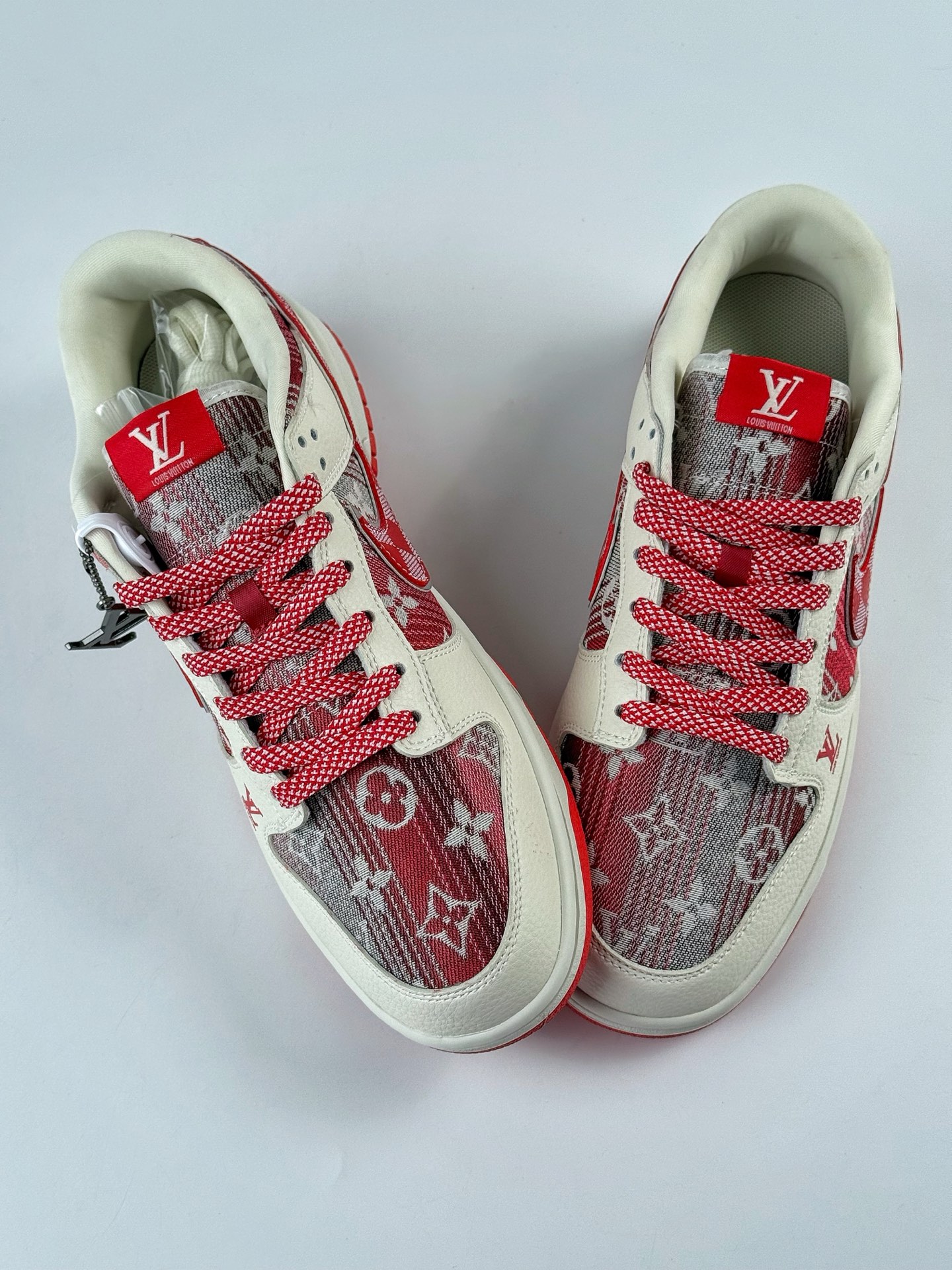 260 NIKE SB Dunk Low RETRO x Louis Vuitton 白红满天星 DS6608-006