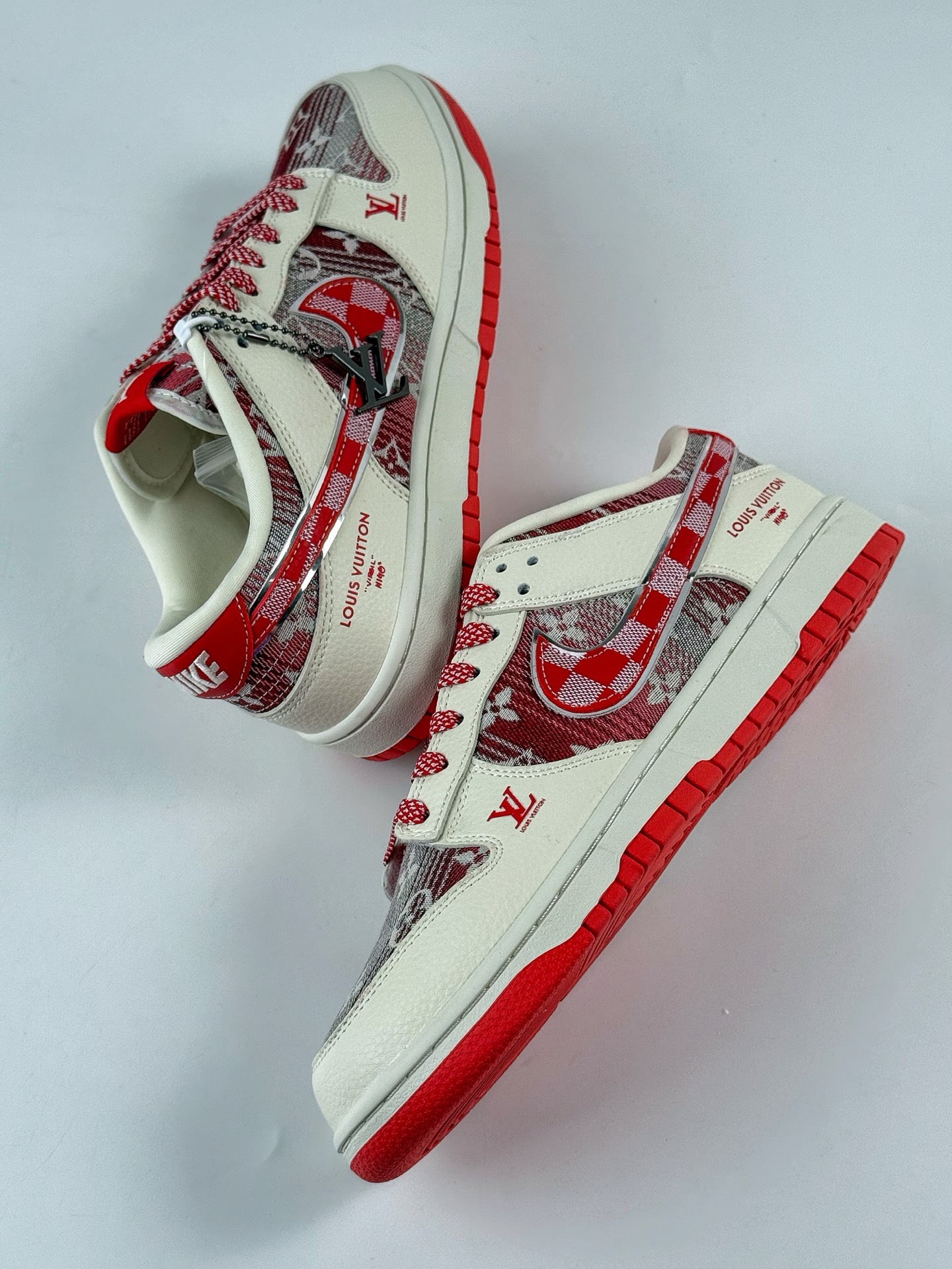 260 NIKE SB Dunk Low RETRO x Louis Vuitton 白红满天星 DS6608-006