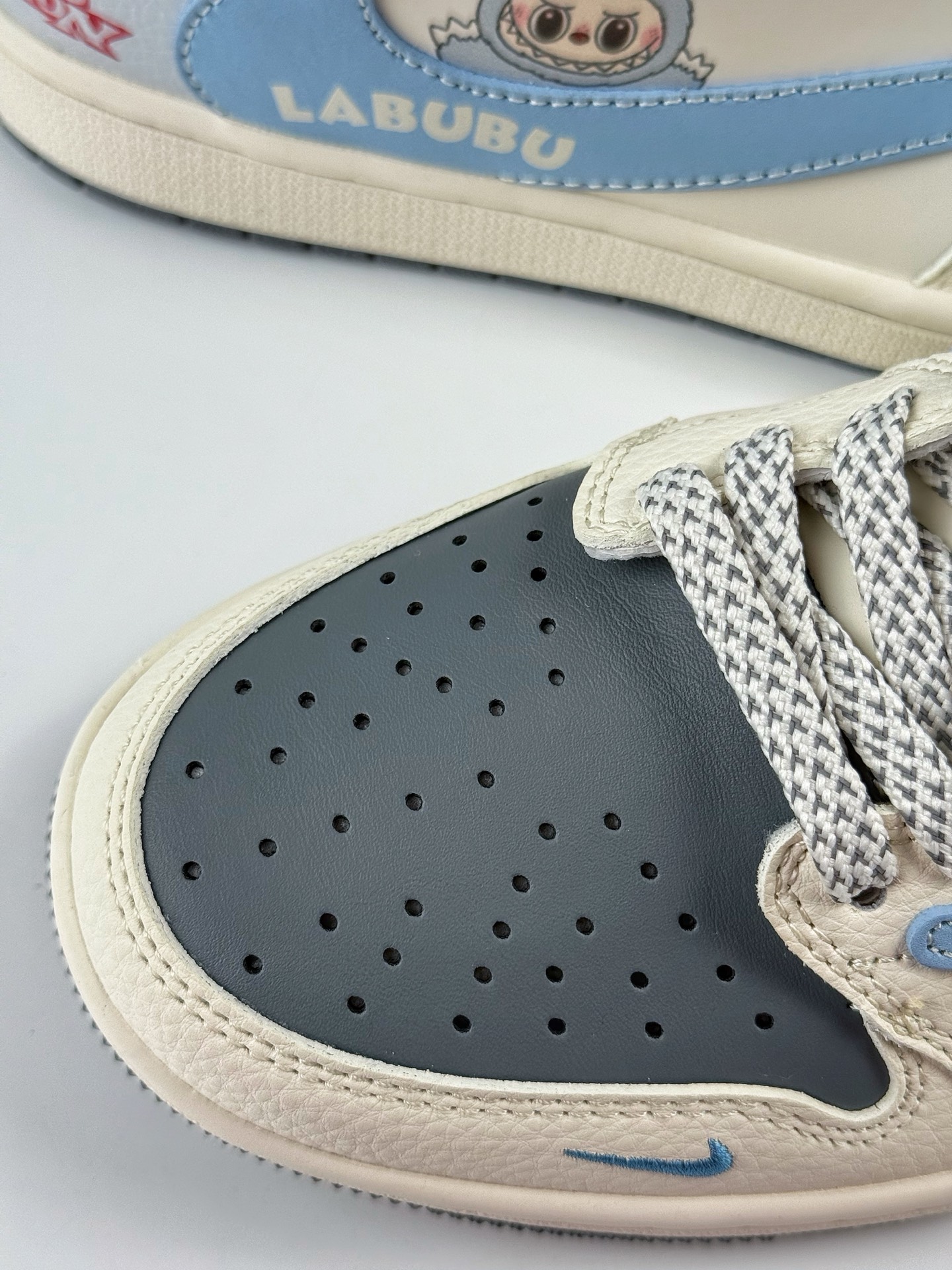 Travis Scott x Nike Air Jordan 1 Low x Louis Vuitton x LABUBU Air Jordan 1 Low 反转白灰蓝小勾满天星倒钩 HS8068-058