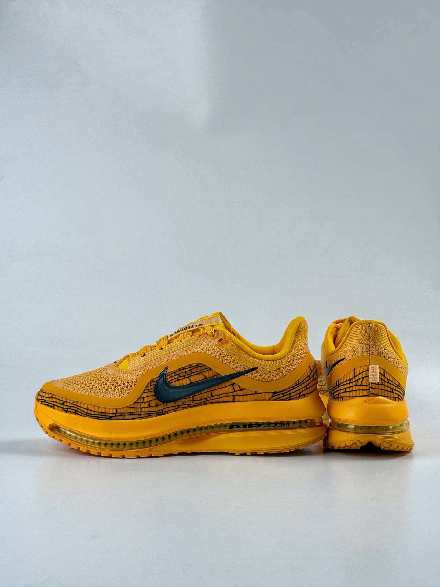 Nike Pegasus Premium 减震防滑耐磨透气 低帮跑步鞋 IH3256-700