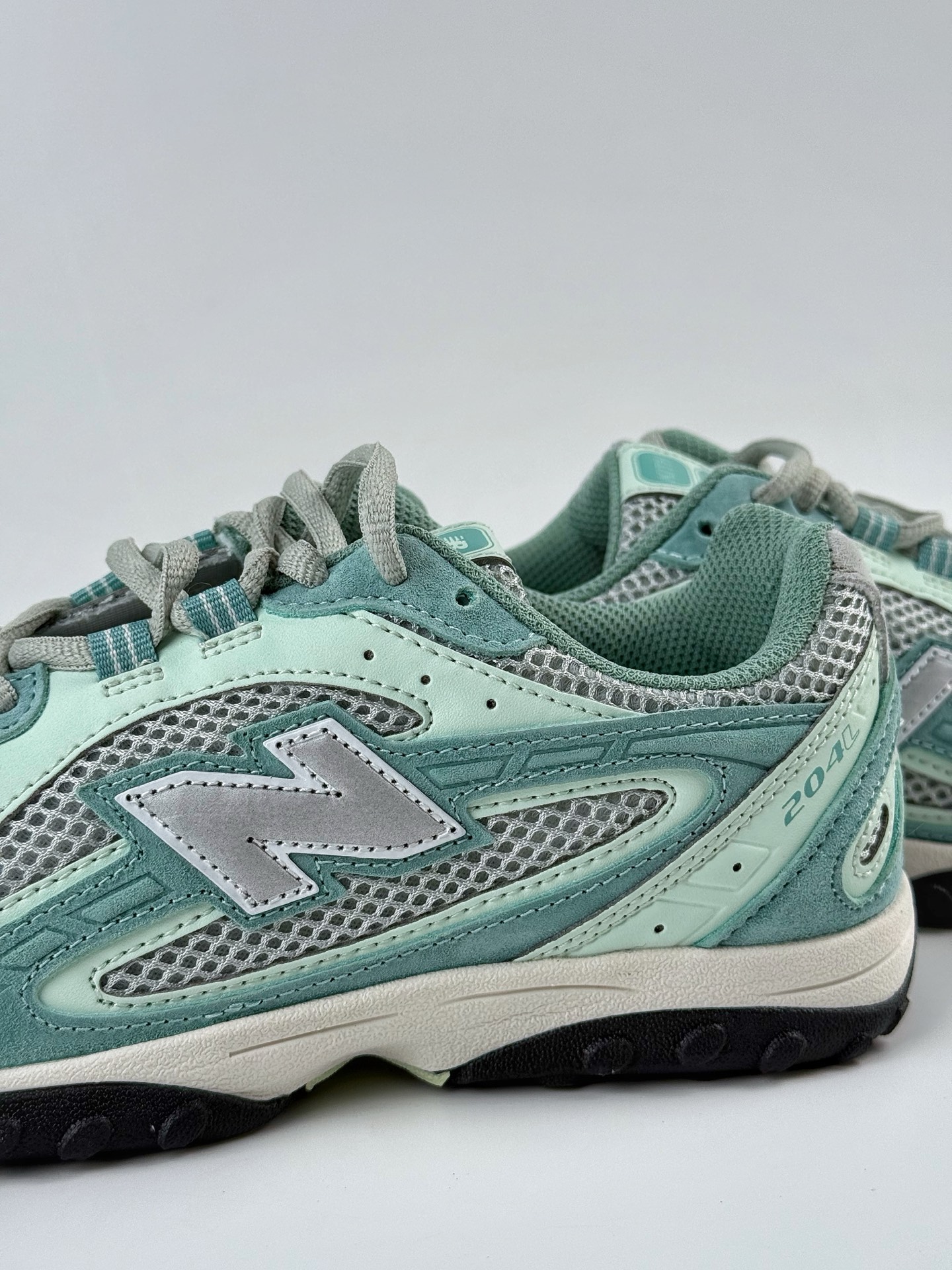 New Balance 新百伦204 系列 复古休闲运动百搭老爹跑步鞋 U204LKTA