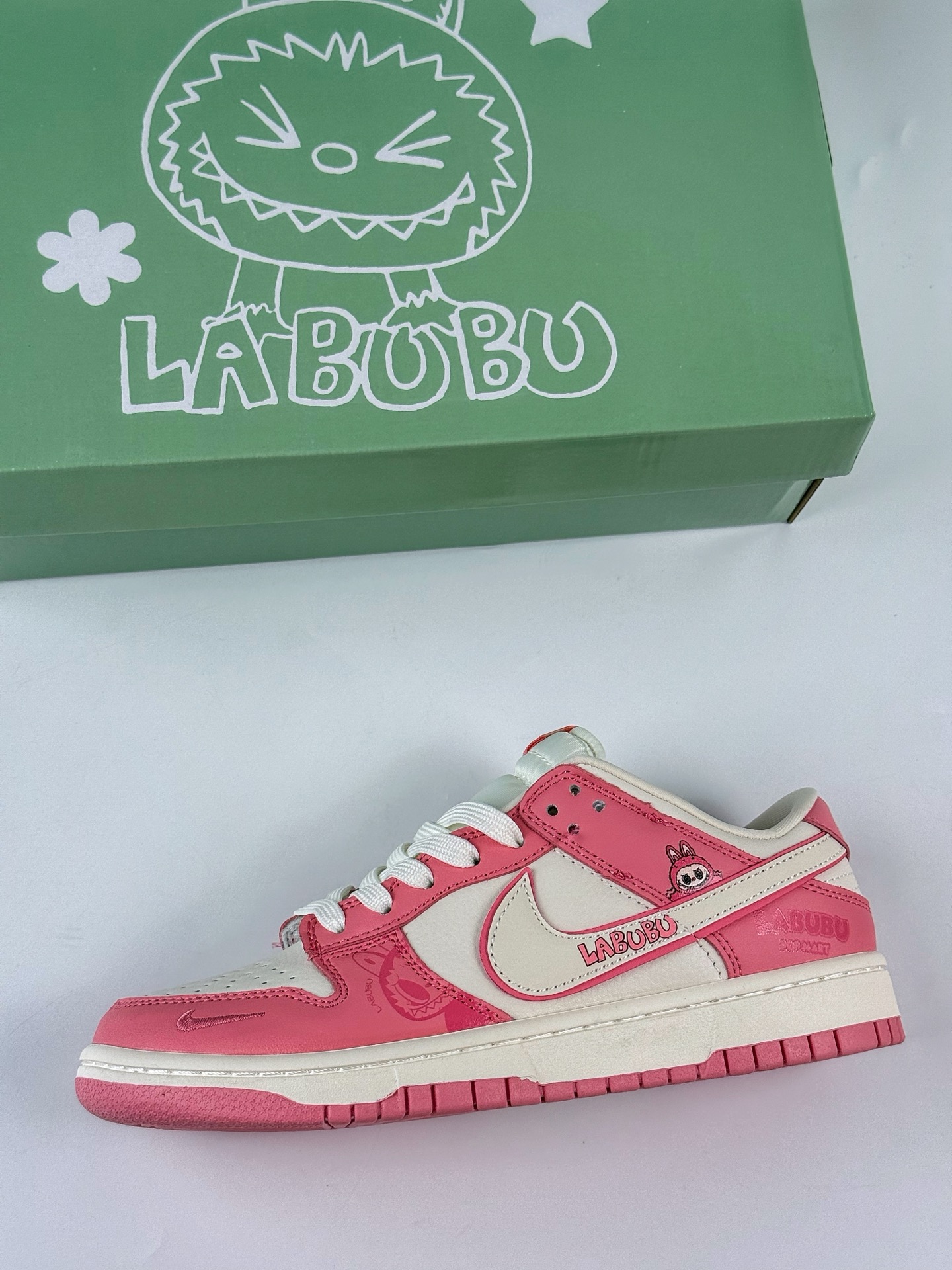 280 Nike SB Dunk Low x LABUBU 粉白小勾 SR2025-008
