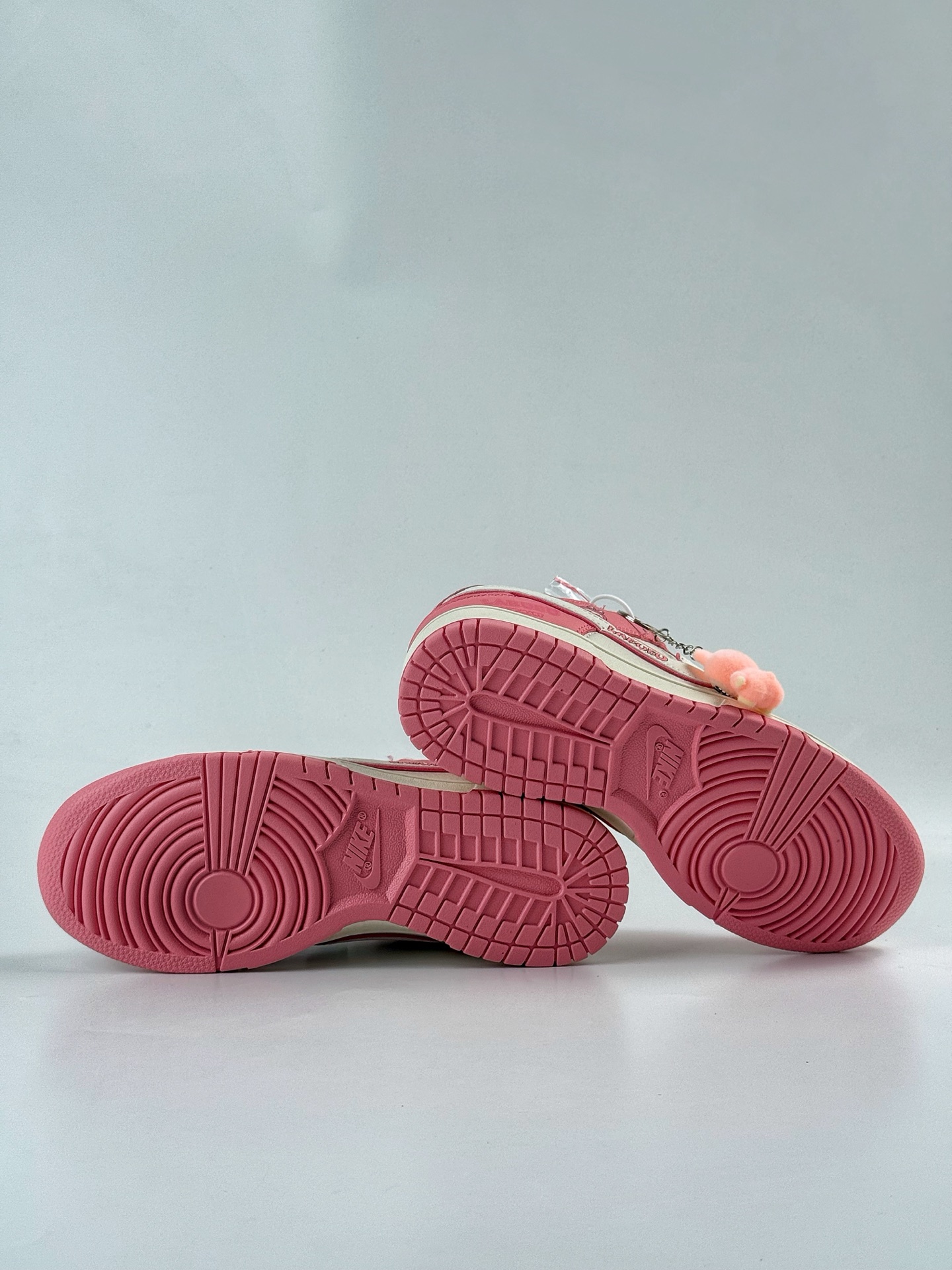 280 Nike SB Dunk Low x LABUBU 粉白小勾 SR2025-008