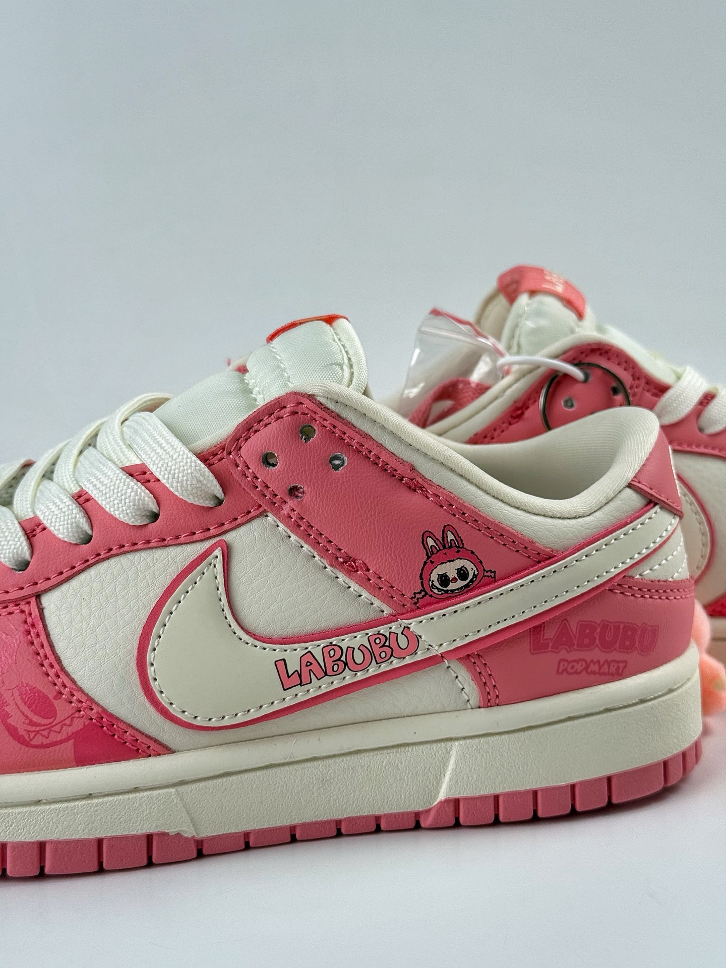 280 Nike SB Dunk Low x LABUBU 粉白小勾 SR2025-008
