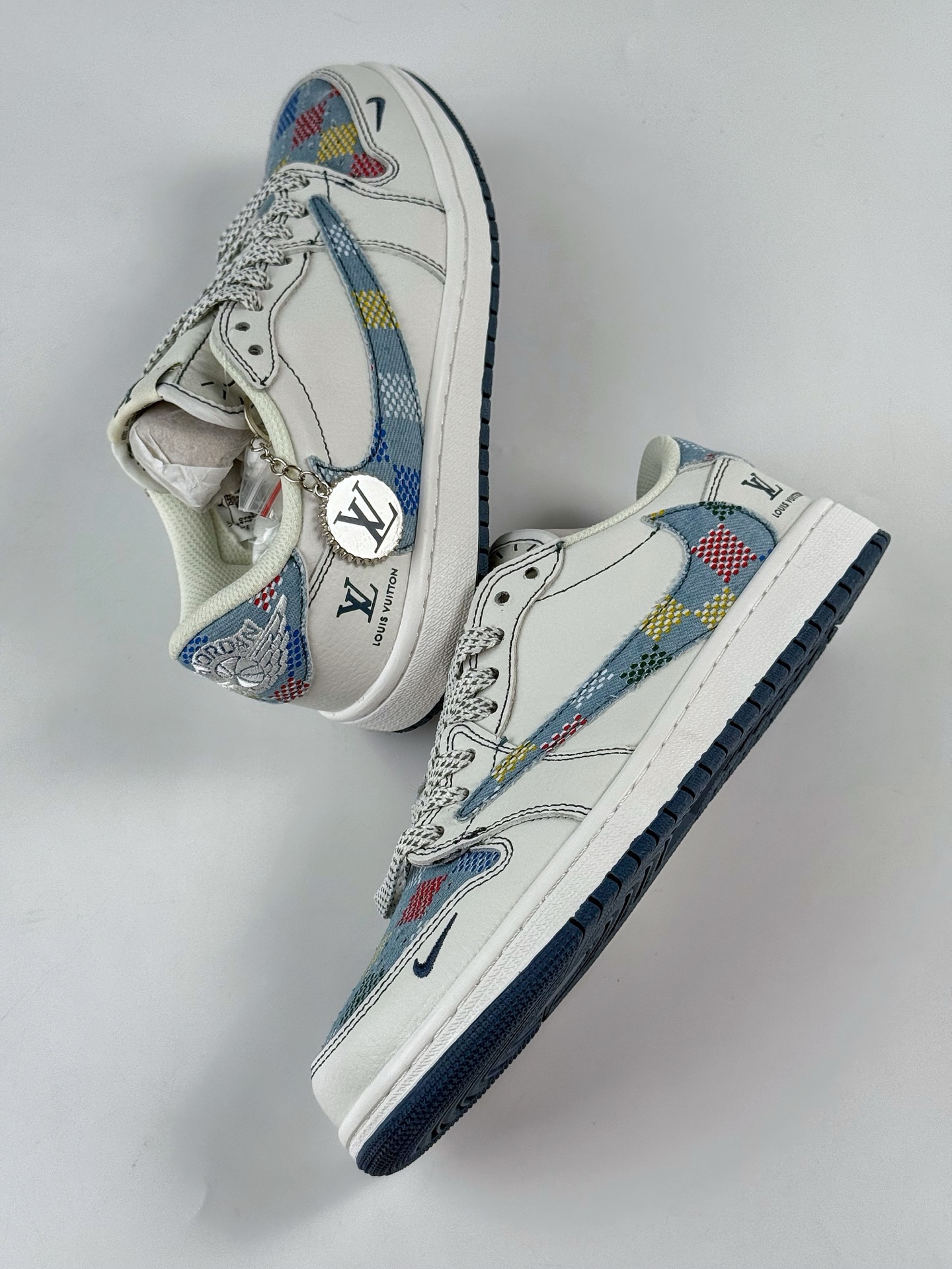 280 Travis Scott x Nike Air Jordan 1 Low x Louis Vuitton Air Jordan 1 Low 反转白蓝牛仔小勾满天星倒钩 DZ5899-011