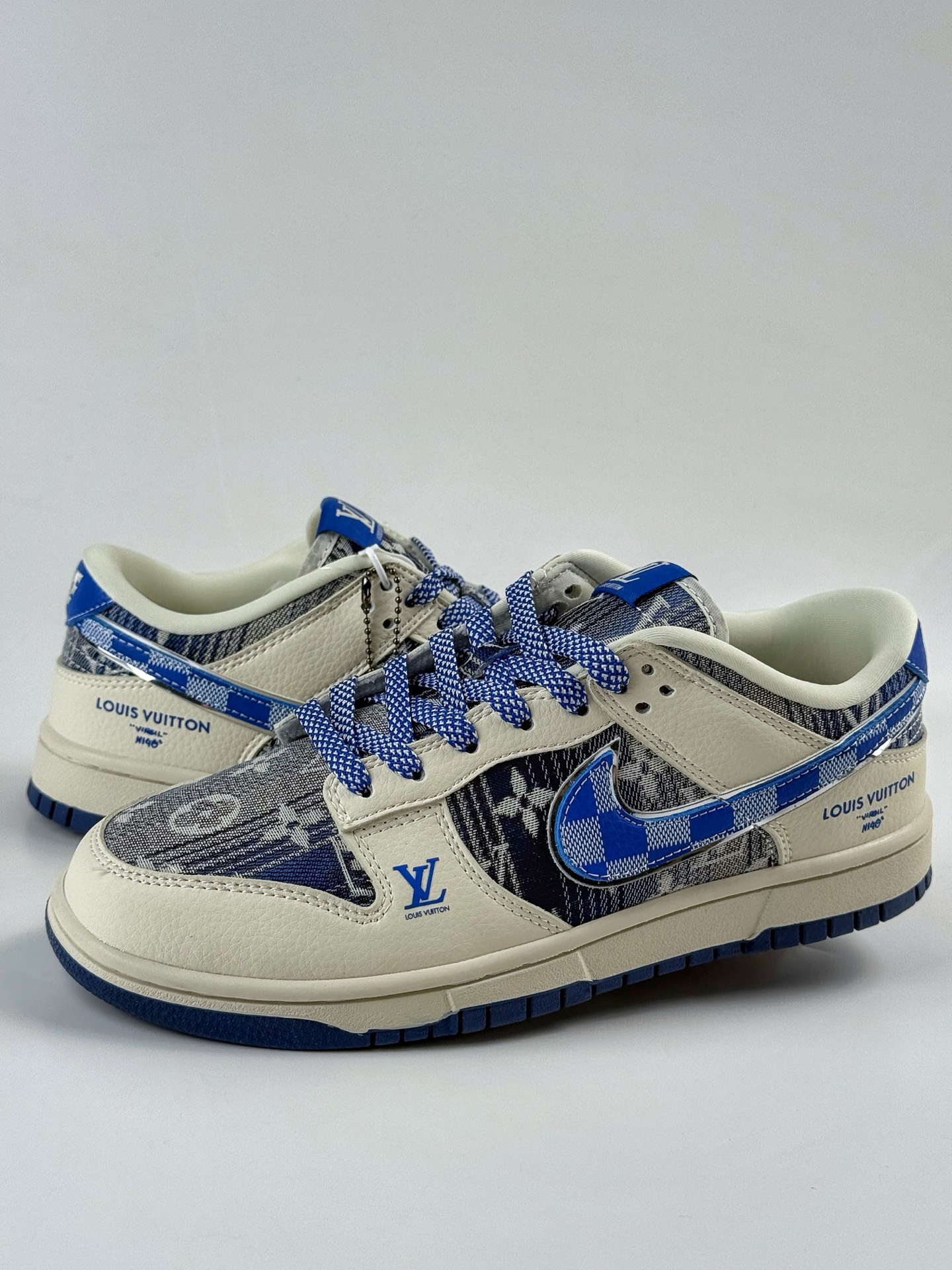 260 NIKE SB Dunk Low RETRO x Louis Vuitton 白蓝满天星 DS6608-004