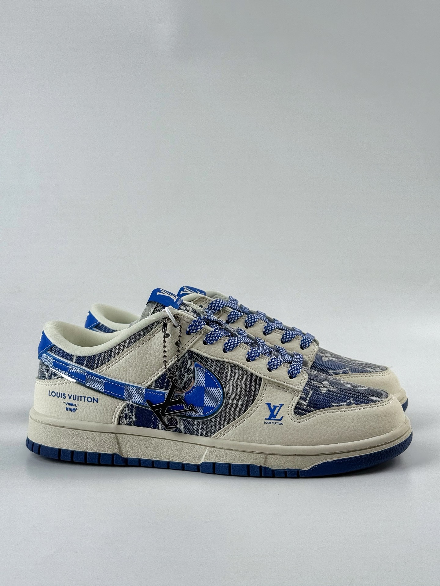 260 NIKE SB Dunk Low RETRO x Louis Vuitton 白蓝满天星 DS6608-004