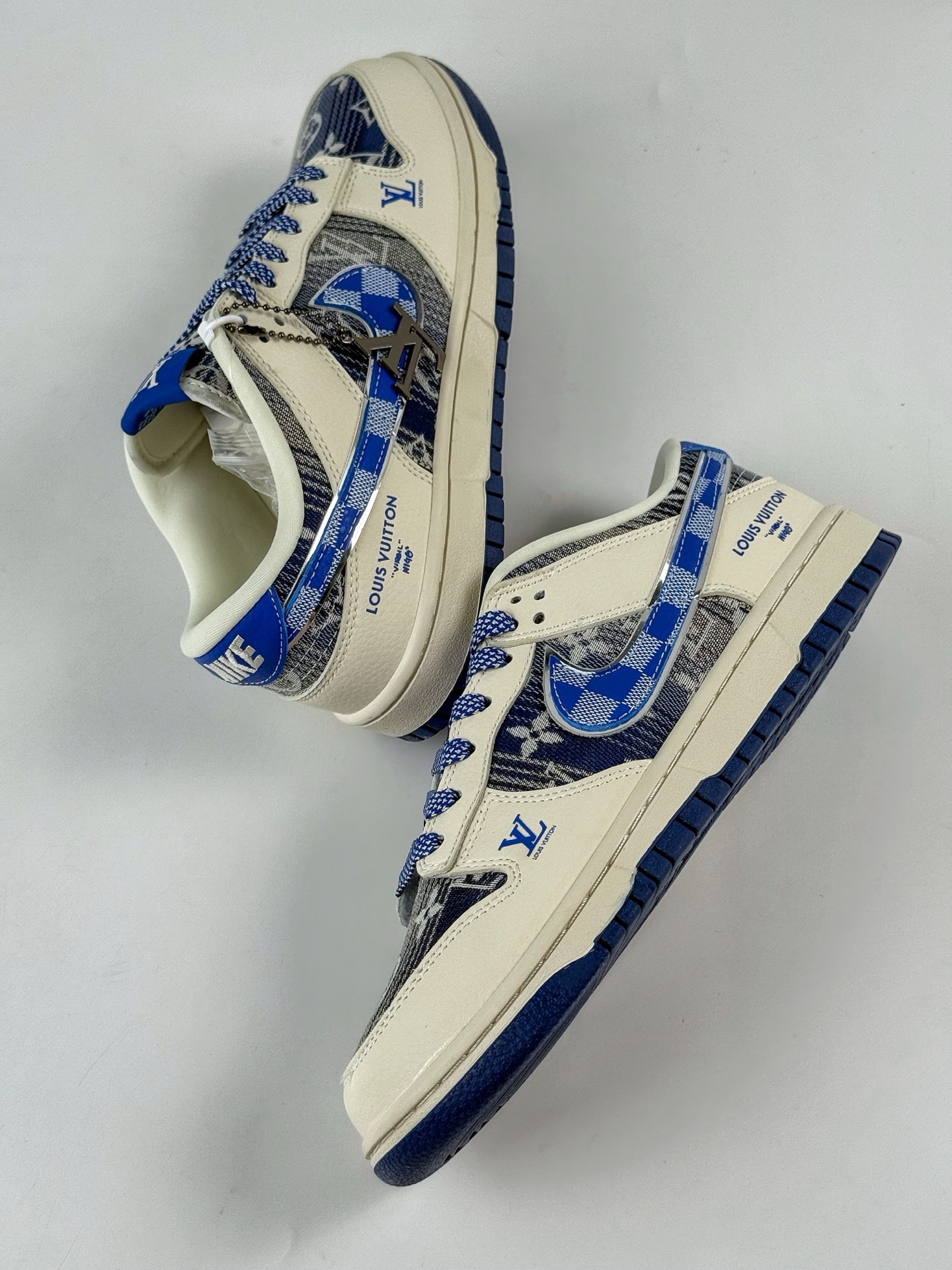 260 NIKE SB Dunk Low RETRO x Louis Vuitton 白蓝满天星 DS6608-004