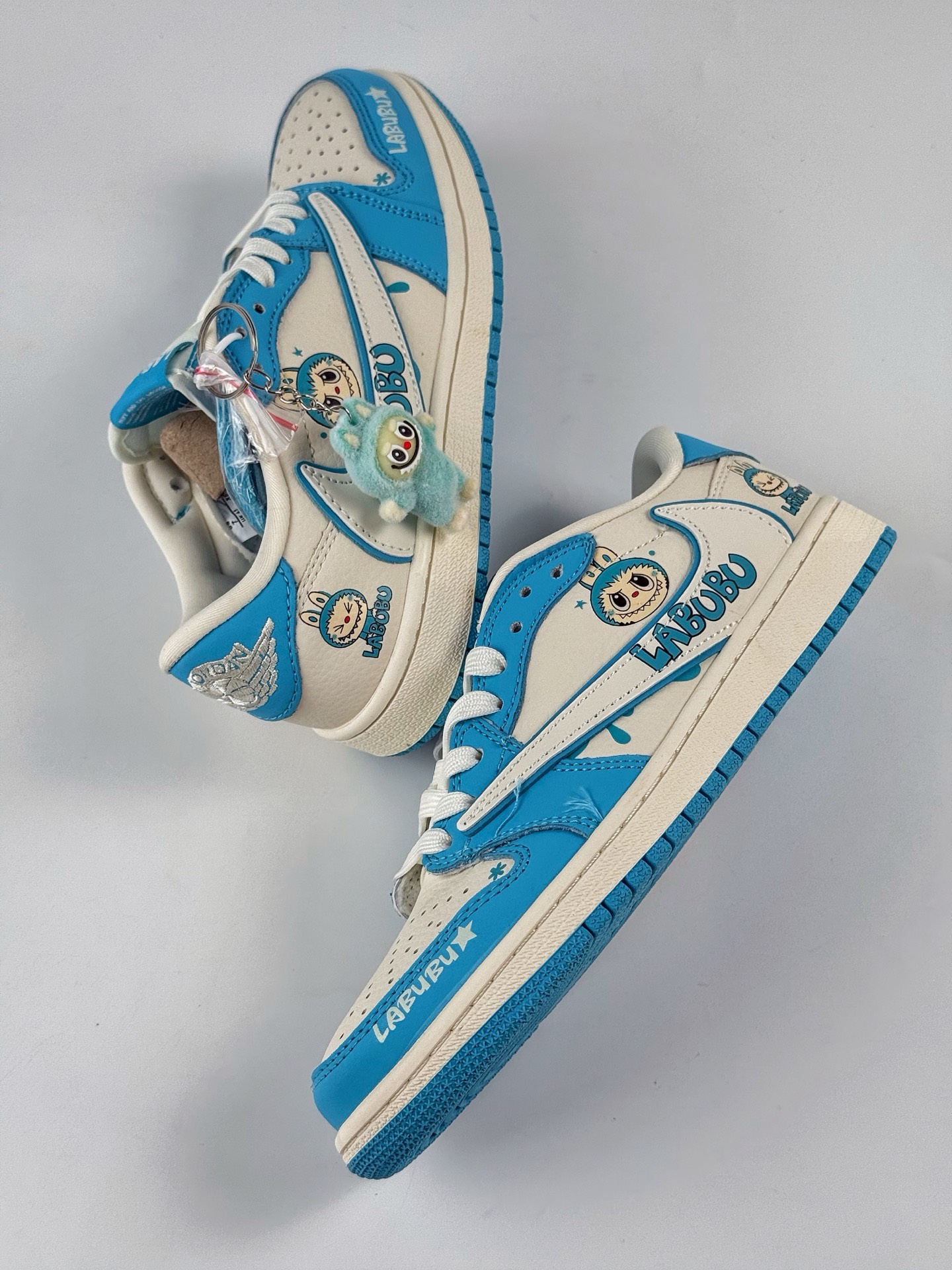 Travis Scott x Nike Air Jordan 1 Low x LABUBU涂鸦 Air Jordan 1 Low 反转蓝白拉布布倒钩 XB1979-021