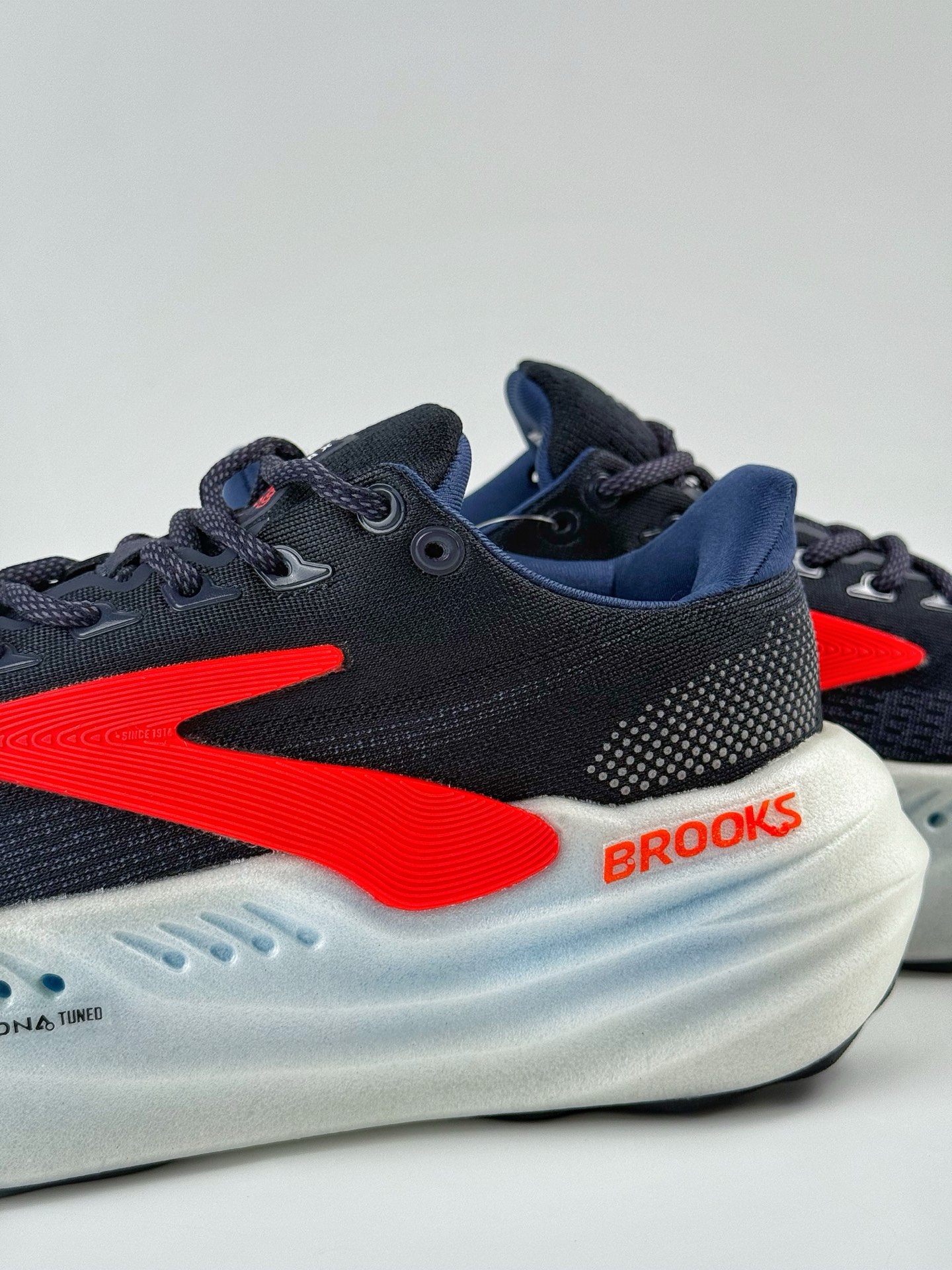 Brooks 布鲁克斯 Glycerin max 烈风2系列低帮透气缓震支撑休闲运动慢跑鞋 120436 1B 439