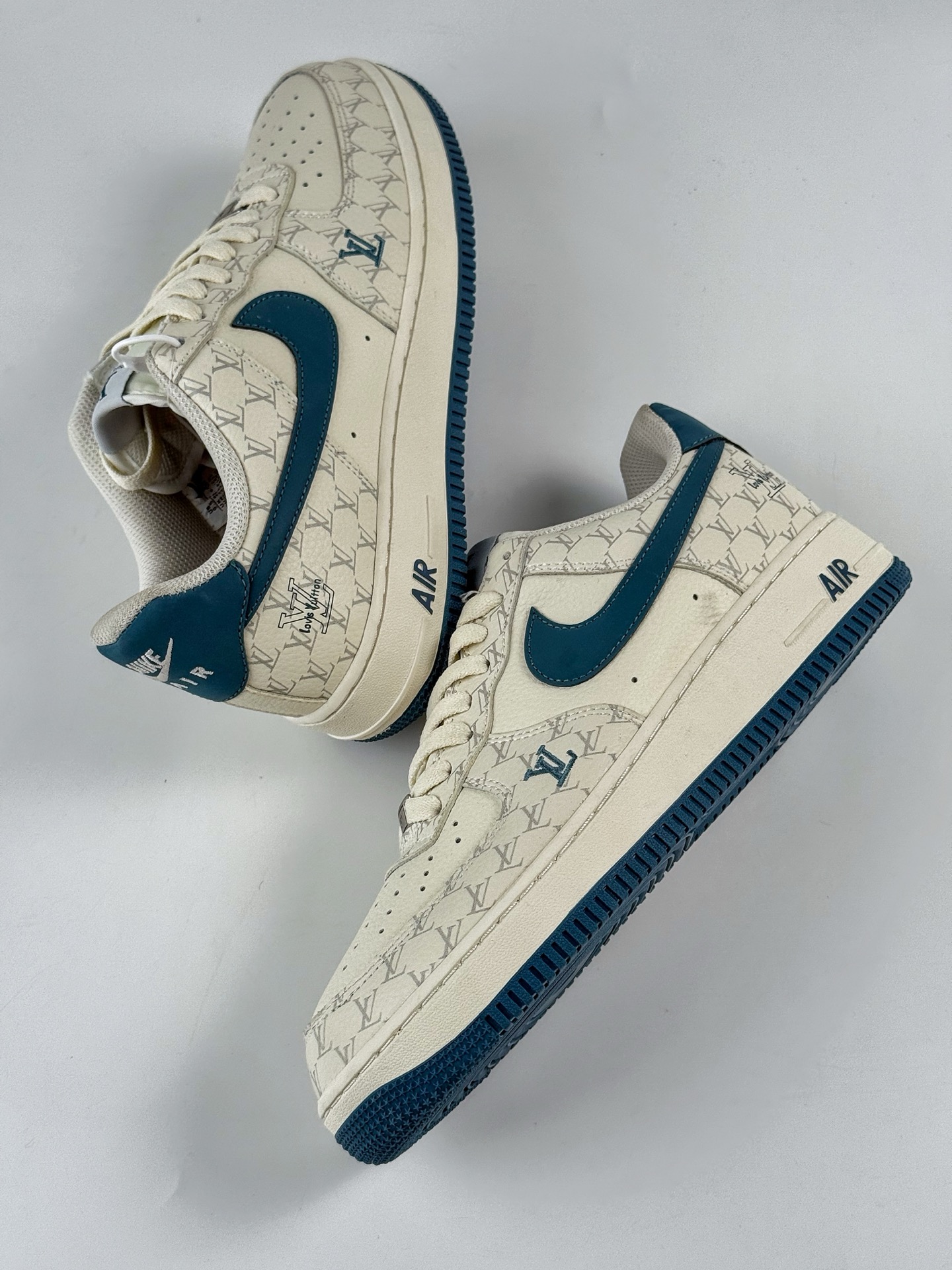 Nike Air Force 1 Low 07 x Louis Vuitton 米蓝 BZ68808-105