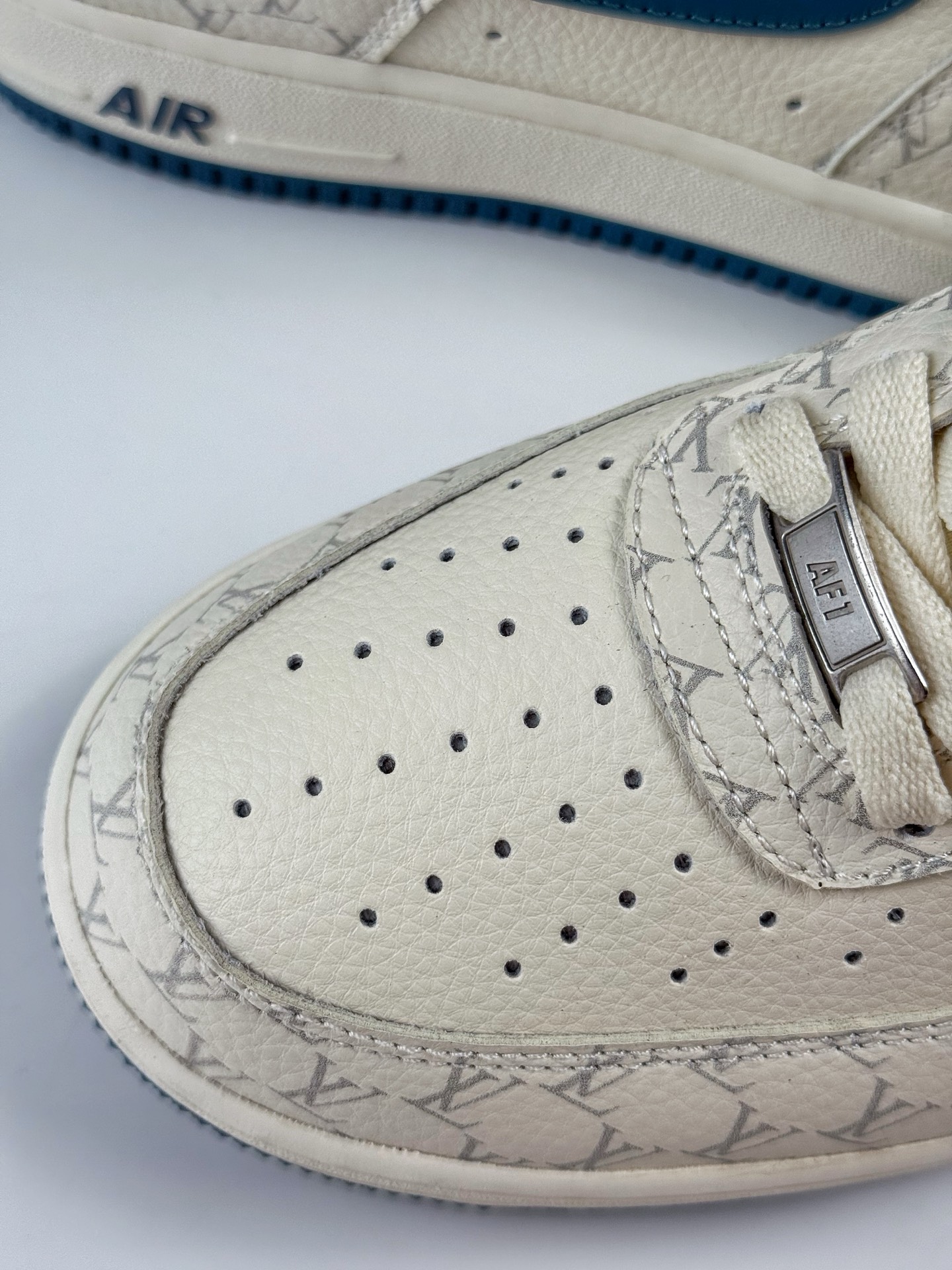 Nike Air Force 1 Low 07 x Louis Vuitton 米蓝 BZ68808-105