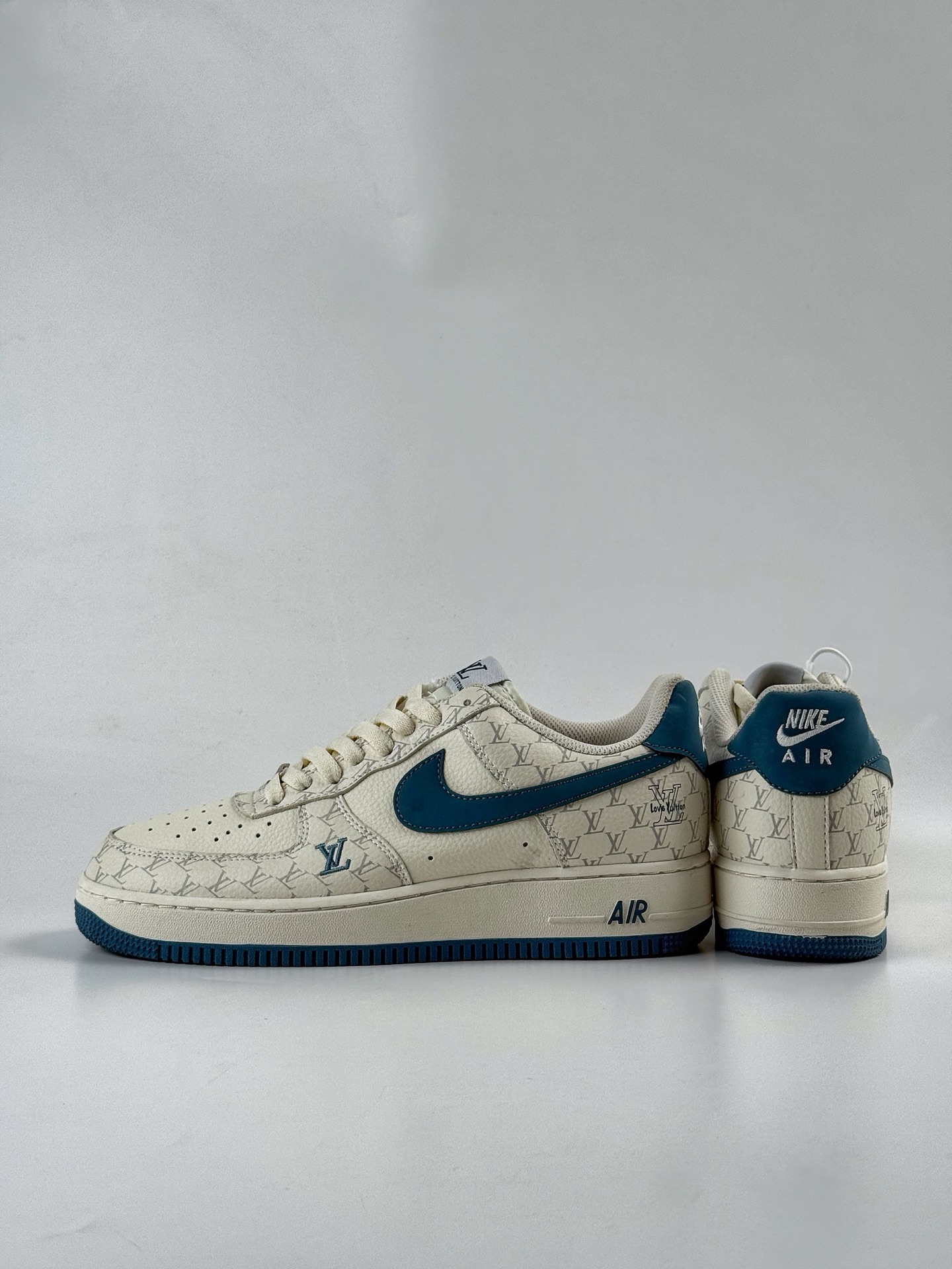 Nike Air Force 1 Low 07 x Louis Vuitton 米蓝 BZ68808-105