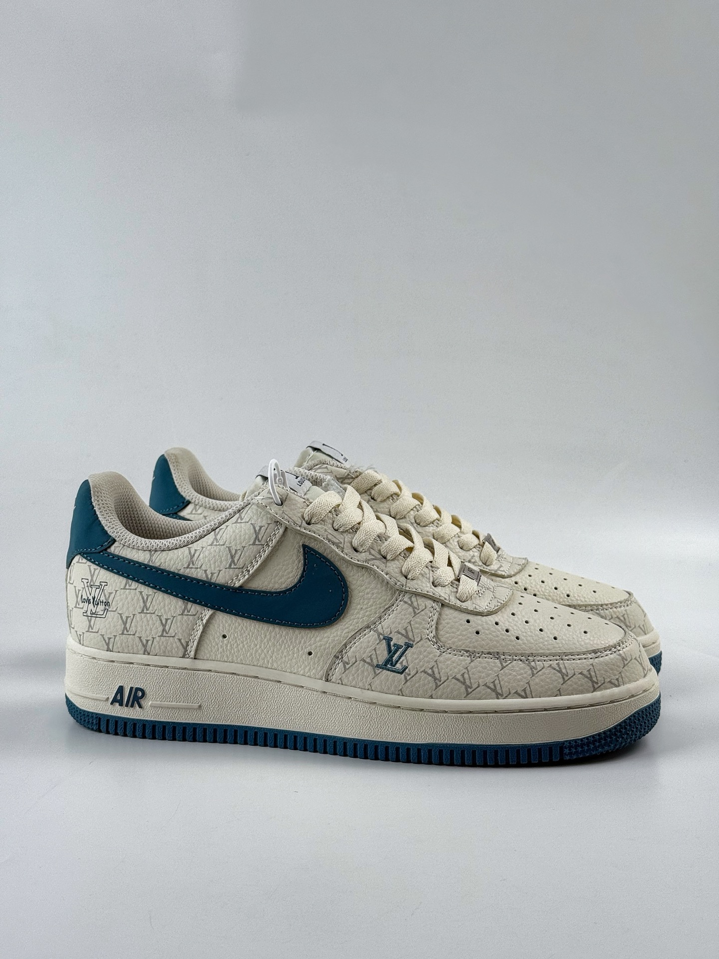 Nike Air Force 1 Low 07 x Louis Vuitton 米蓝 BZ68808-105