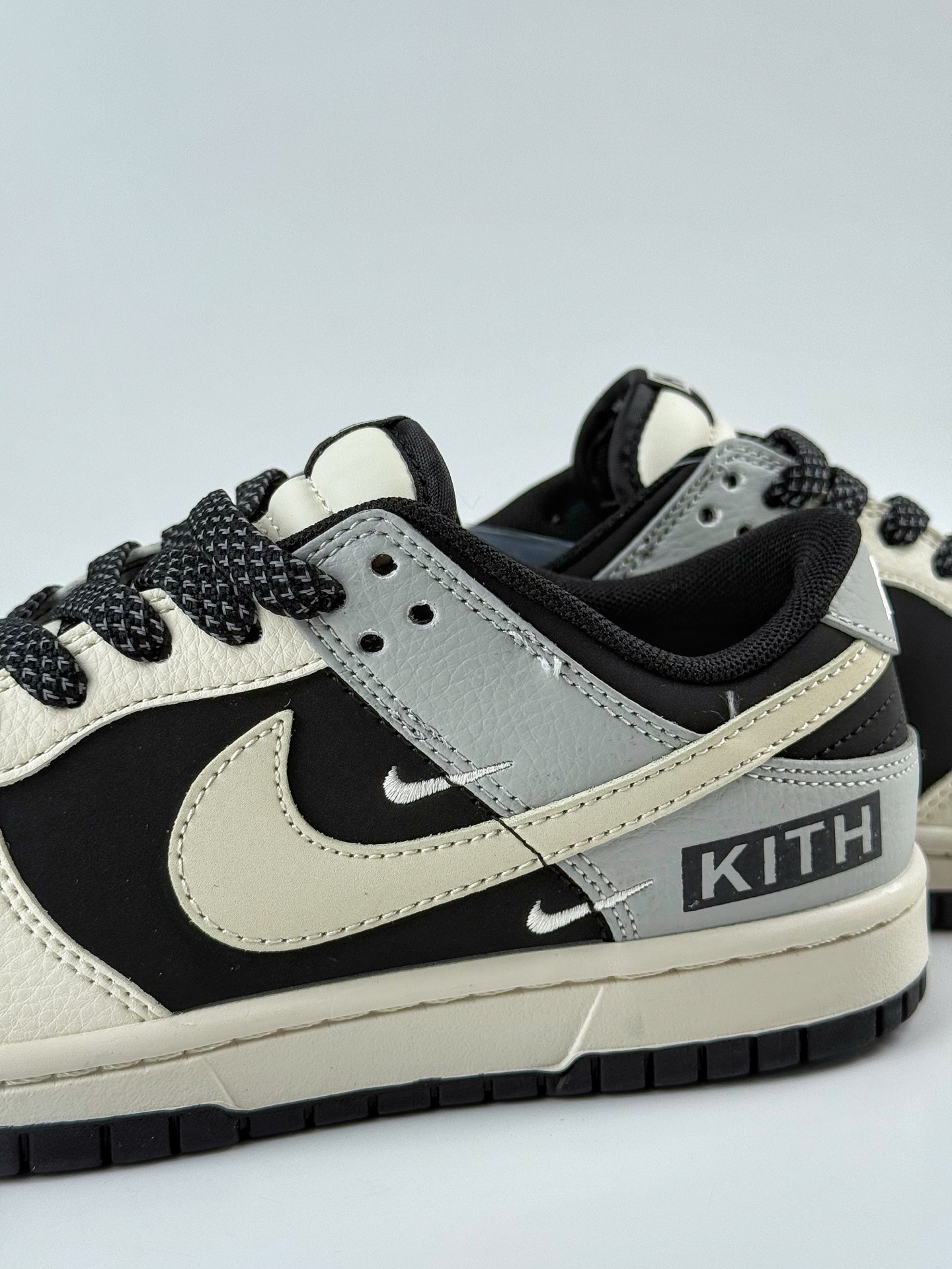 Nike SB Dunk Low x KITH 白黑三小勾满天星 QW5836-012