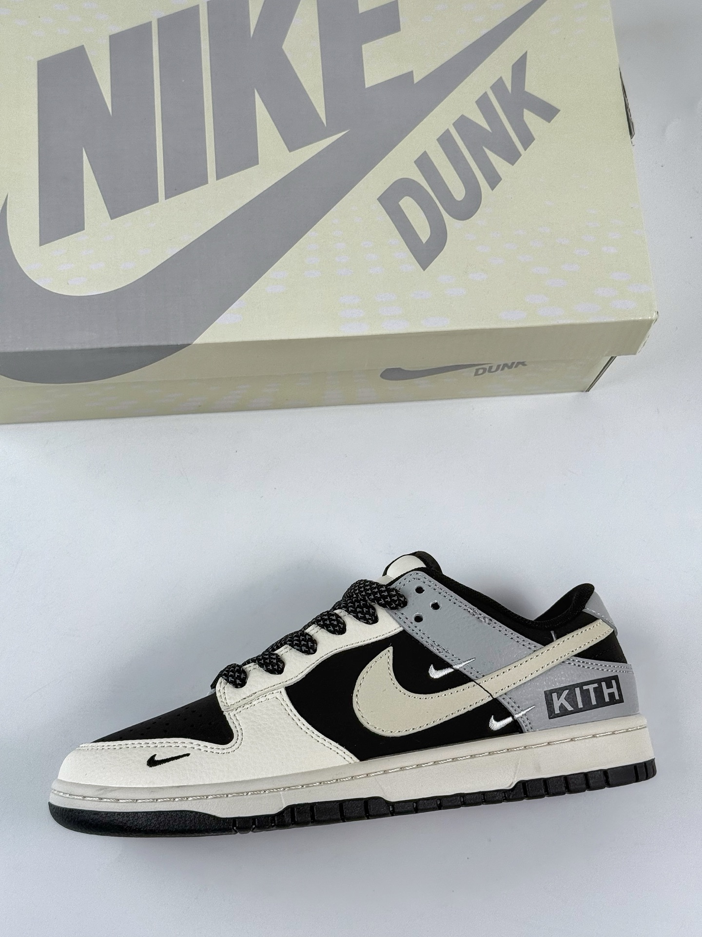 Nike SB Dunk Low x KITH 白黑三小勾满天星 QW5836-012