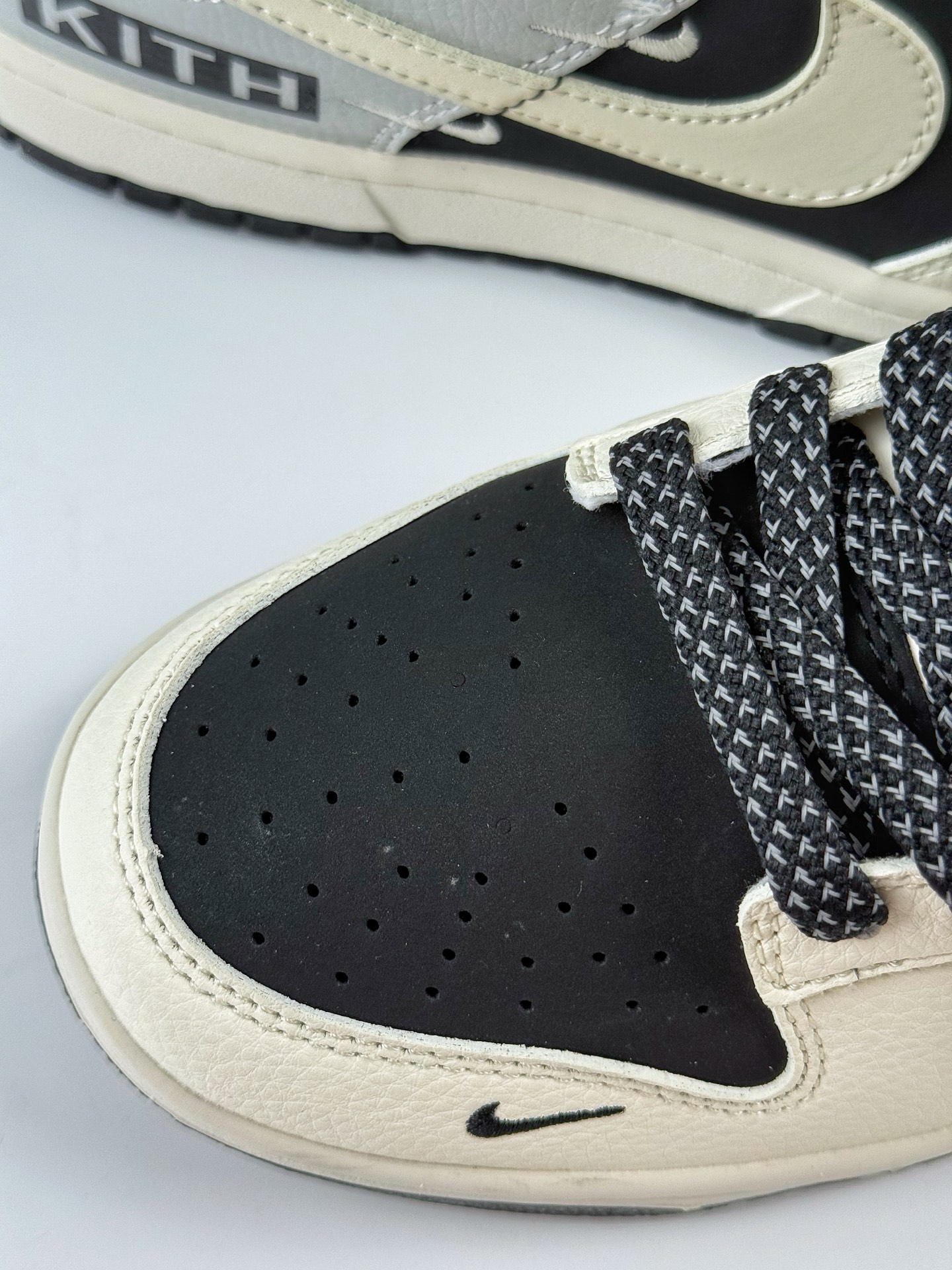 Nike SB Dunk Low x KITH 白黑三小勾满天星 QW5836-012
