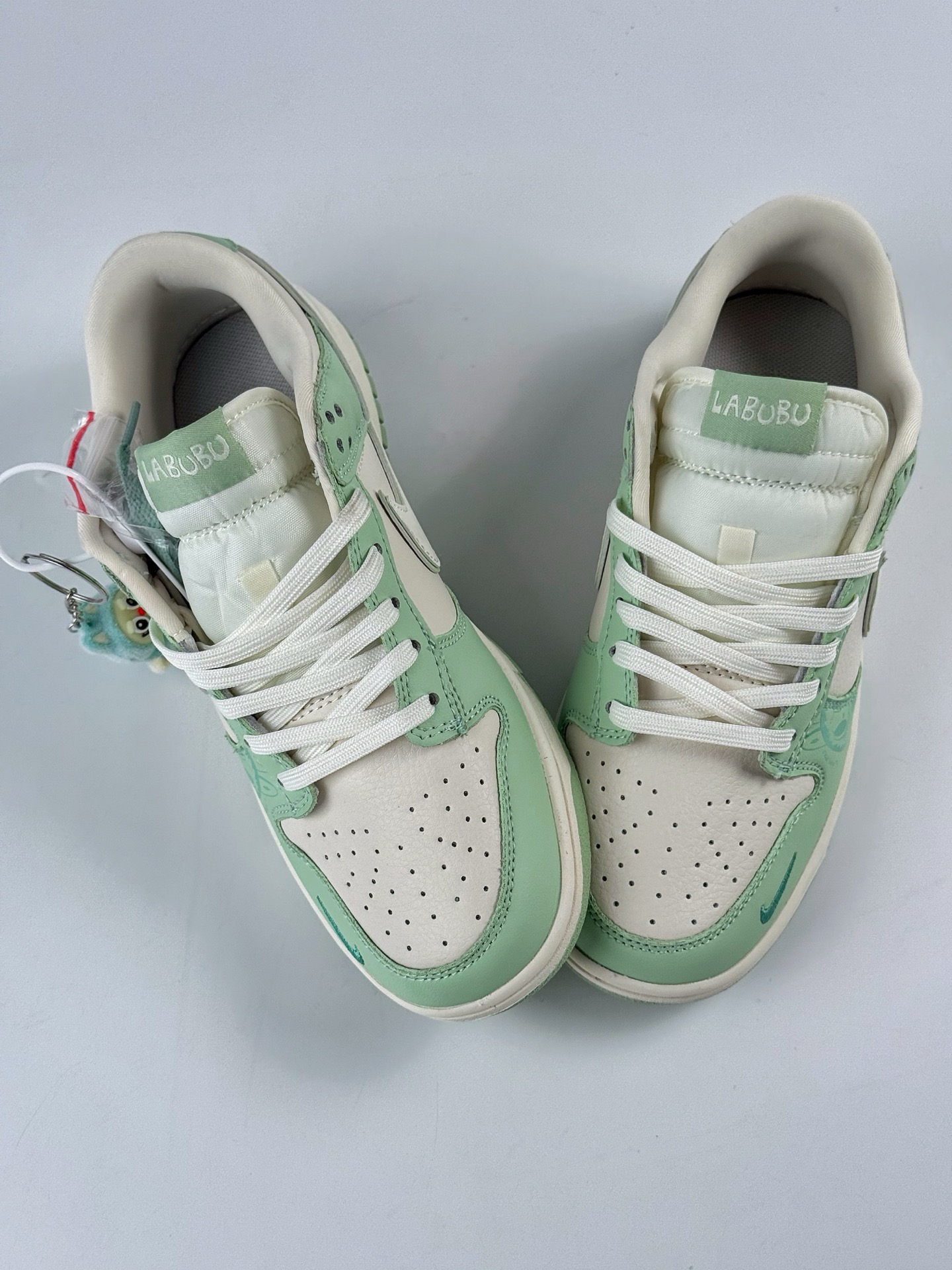 Nike SB Dunk Low x LABUBU 绿白小勾 SR2025-006