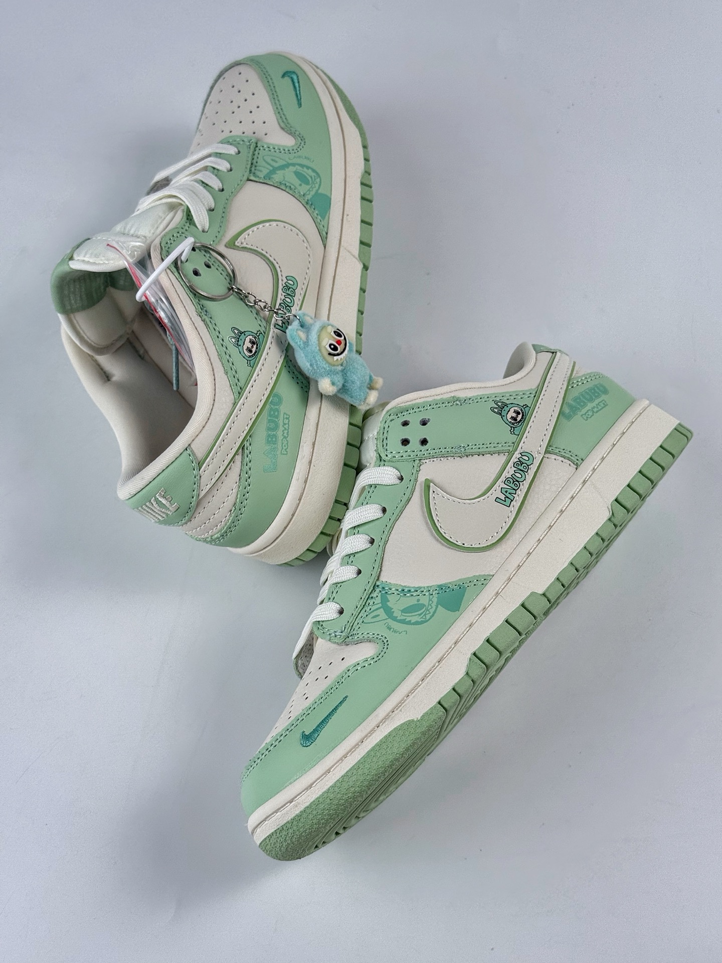 Nike SB Dunk Low x LABUBU 绿白小勾 SR2025-006