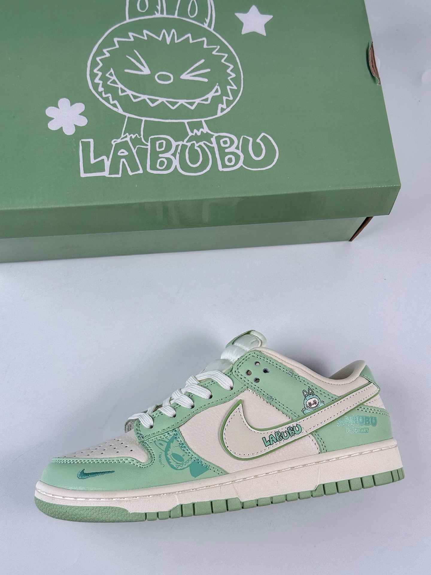 Nike SB Dunk Low x LABUBU 绿白小勾 SR2025-006