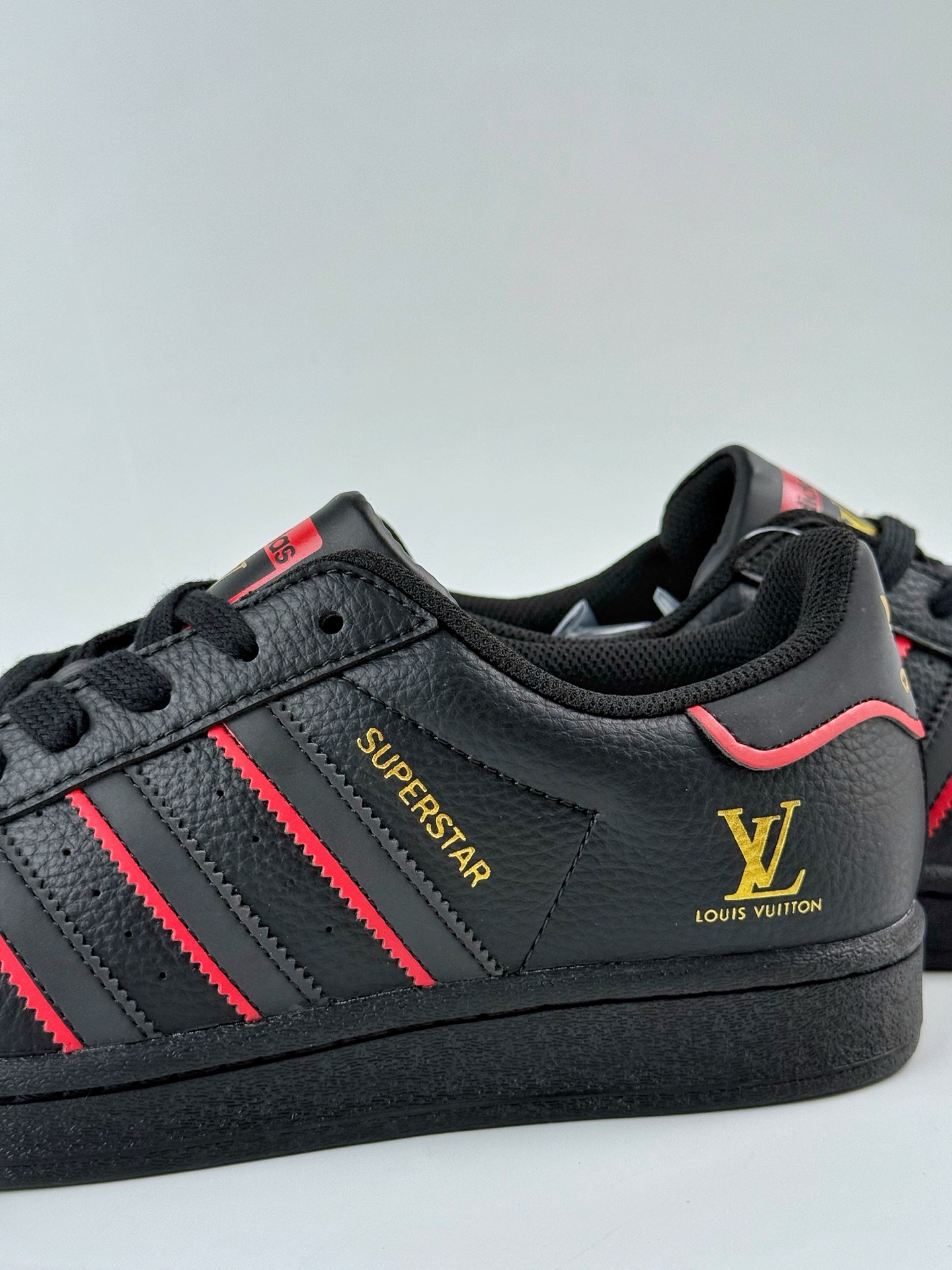220 AD Originals Superstar x Louis Vuitton 黑红 JY8908