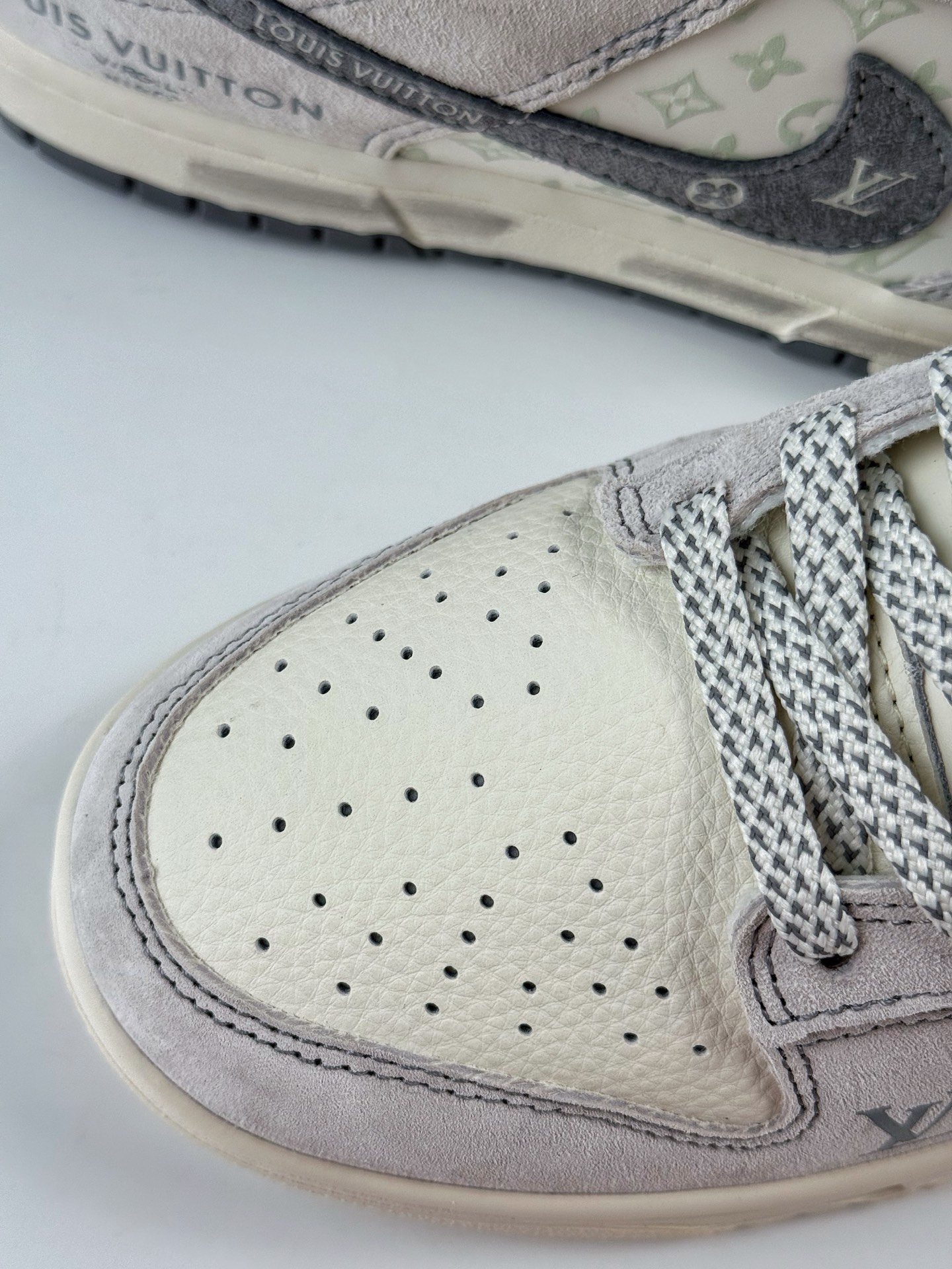 Nike SB Dunk Low x Louis Vuitton 灰白满天星 CX5050-Y02