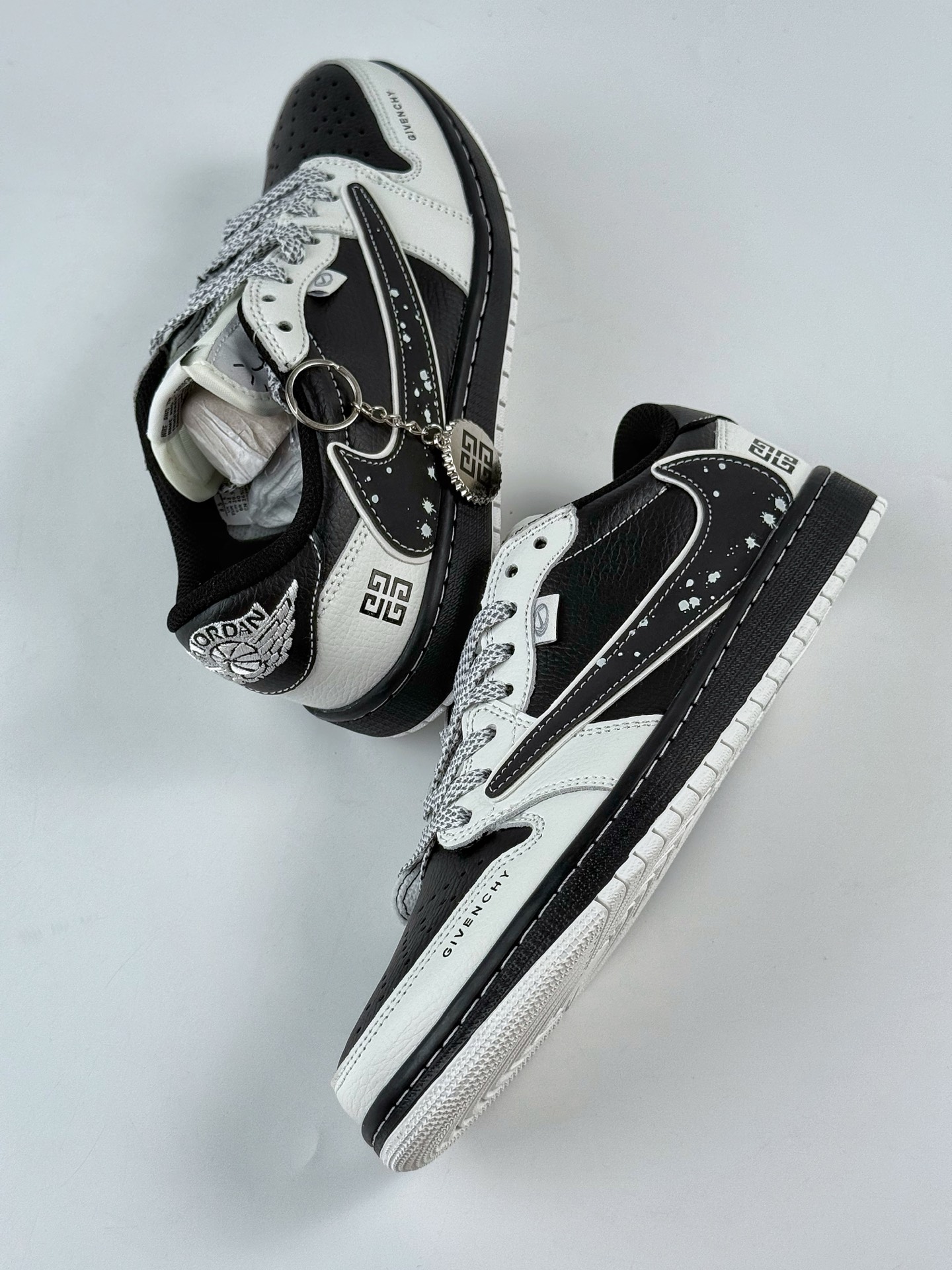 Travis Scott x Nike Air Jordan 1 Low x GIVENCHY Air Jordan 1 Low 反转灰白满天星倒钩 DZ5899-005