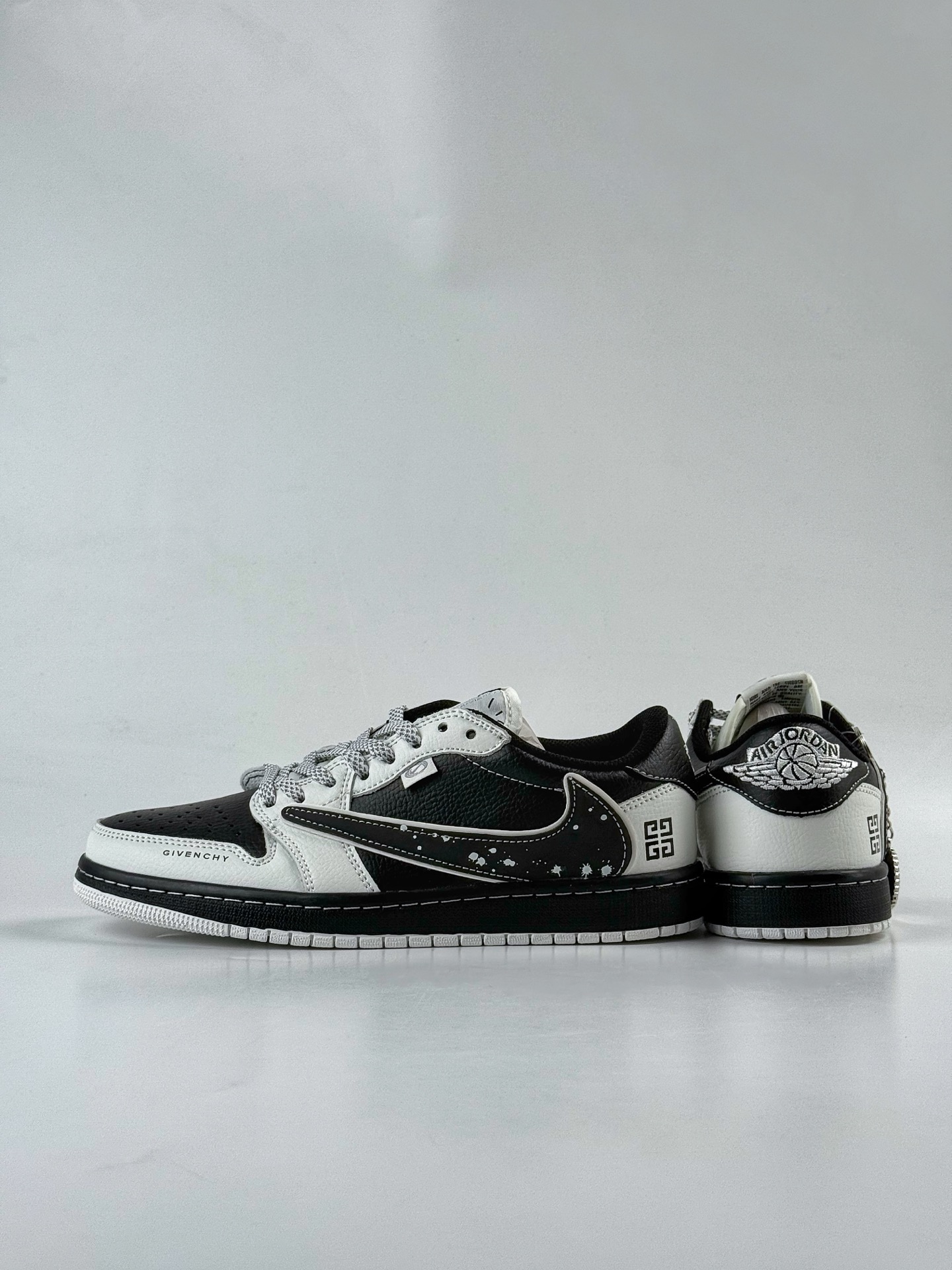 Travis Scott x Nike Air Jordan 1 Low x GIVENCHY Air Jordan 1 Low 反转灰白满天星倒钩 DZ5899-005