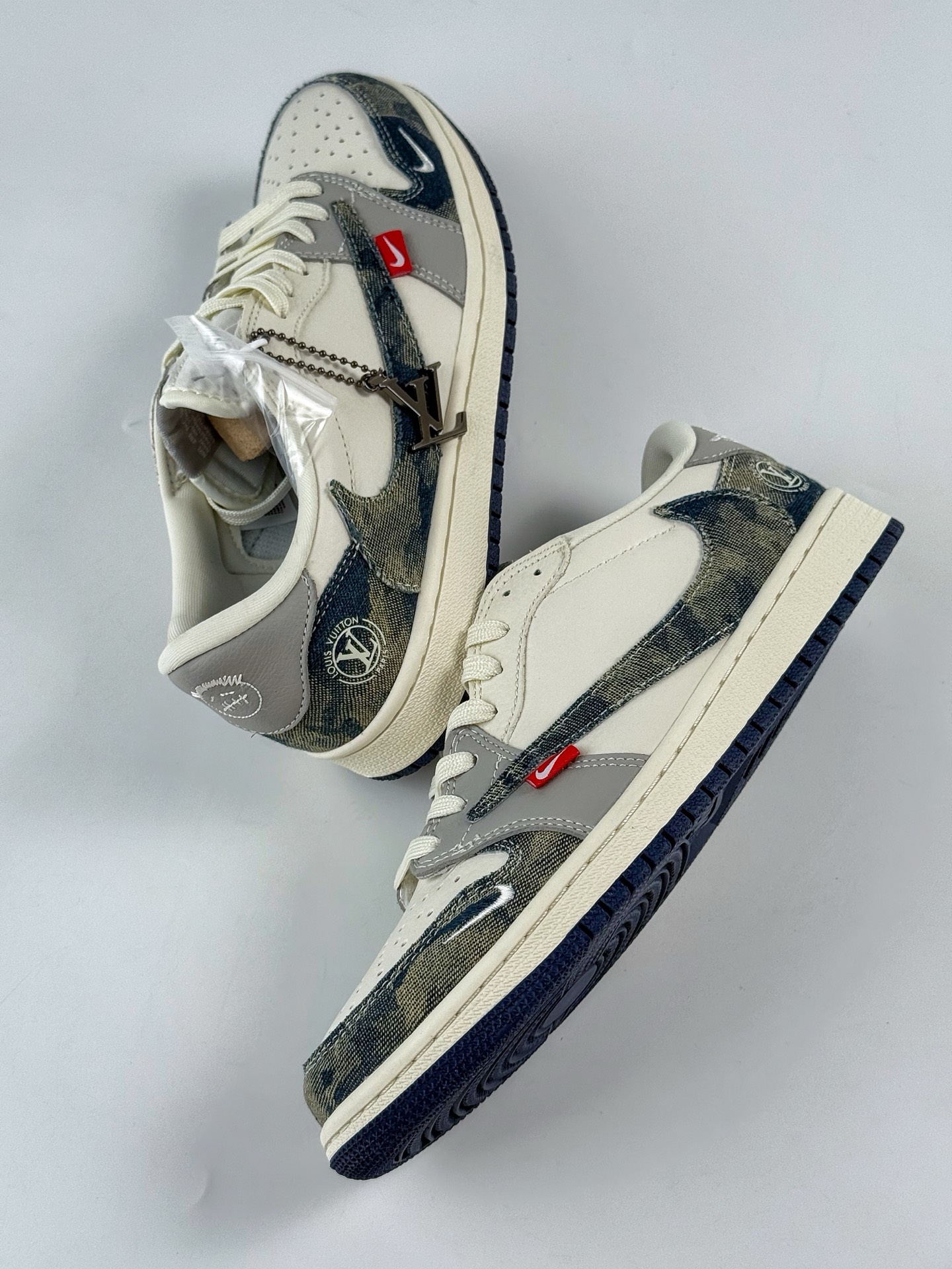 Travis Scott x Nike Air Jordan 1 Low x Louis Vuitton Air Jordan 1 Low 反转黄白牛仔倒钩 LD2028-048