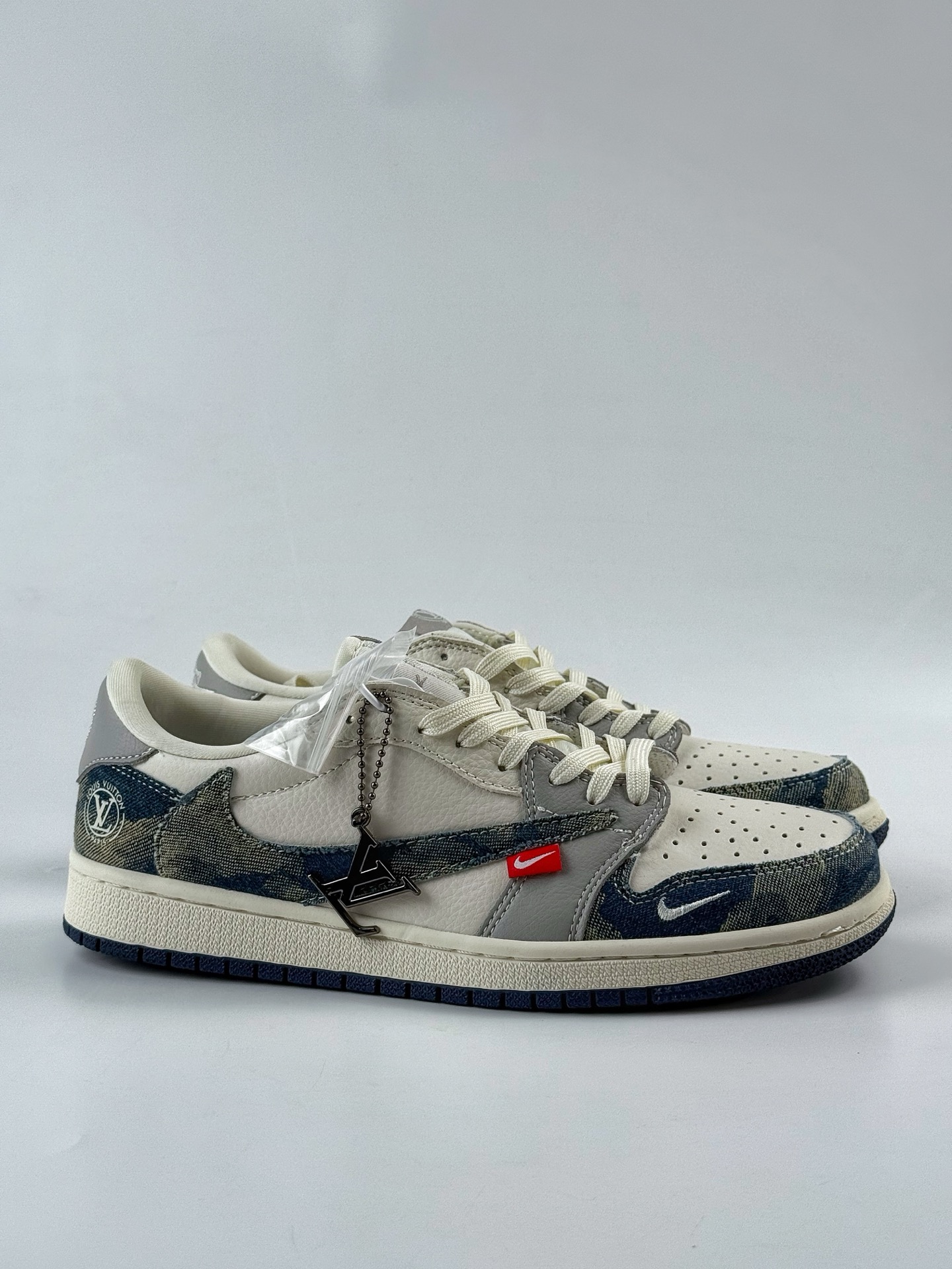 Travis Scott x Nike Air Jordan 1 Low x Louis Vuitton Air Jordan 1 Low 反转黄白牛仔倒钩 LD2028-048