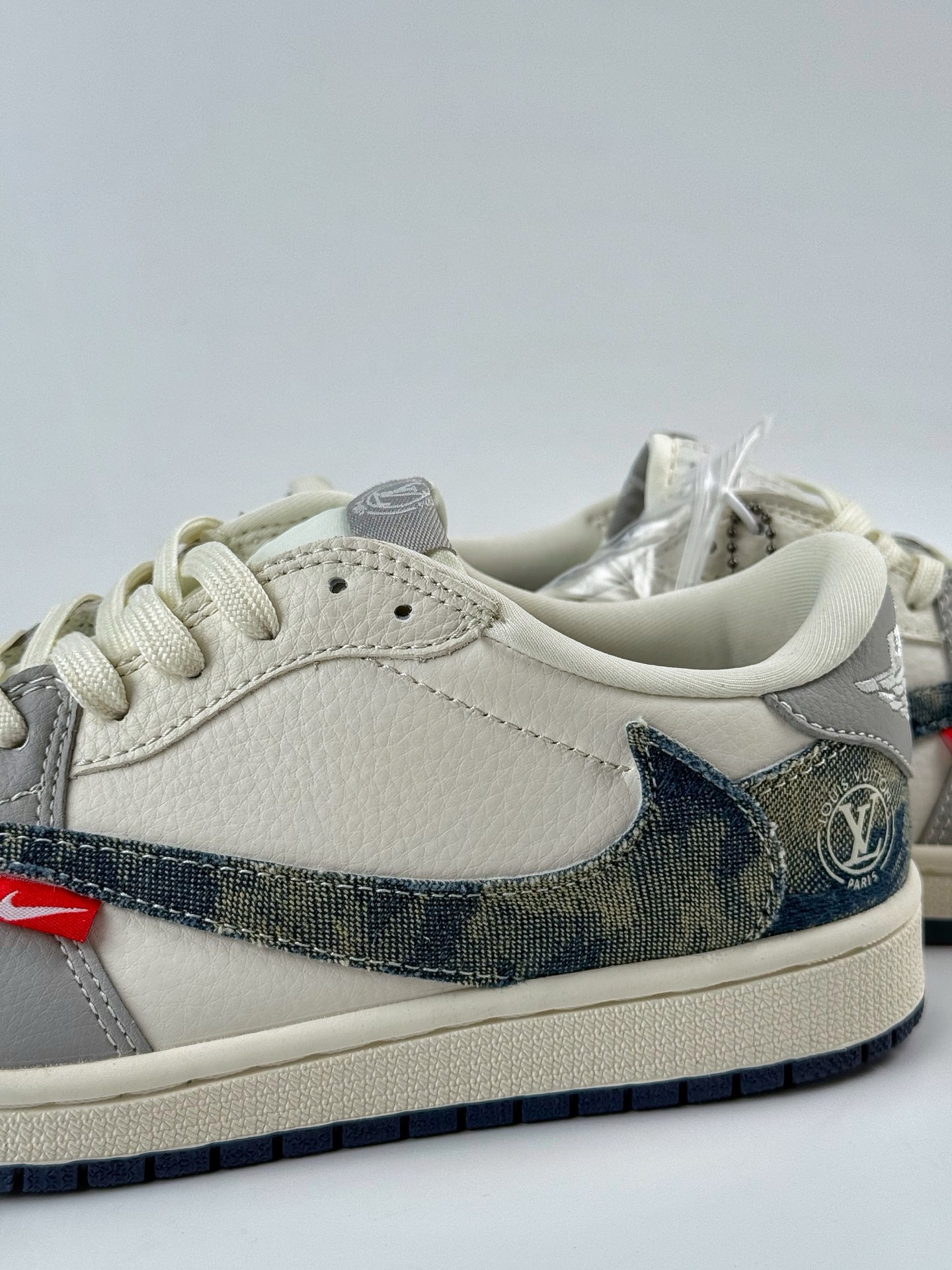 Travis Scott x Nike Air Jordan 1 Low x Louis Vuitton Air Jordan 1 Low 反转黄白牛仔倒钩 LD2028-048