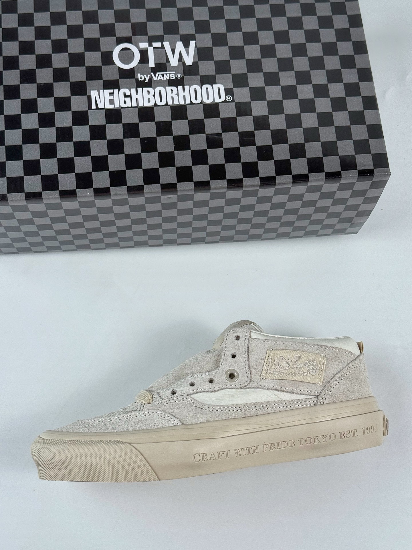 OTW by Vans × NEIGHBORHOOD 联名系列 打造全新联名系列 VNOOOEFY7VJYK