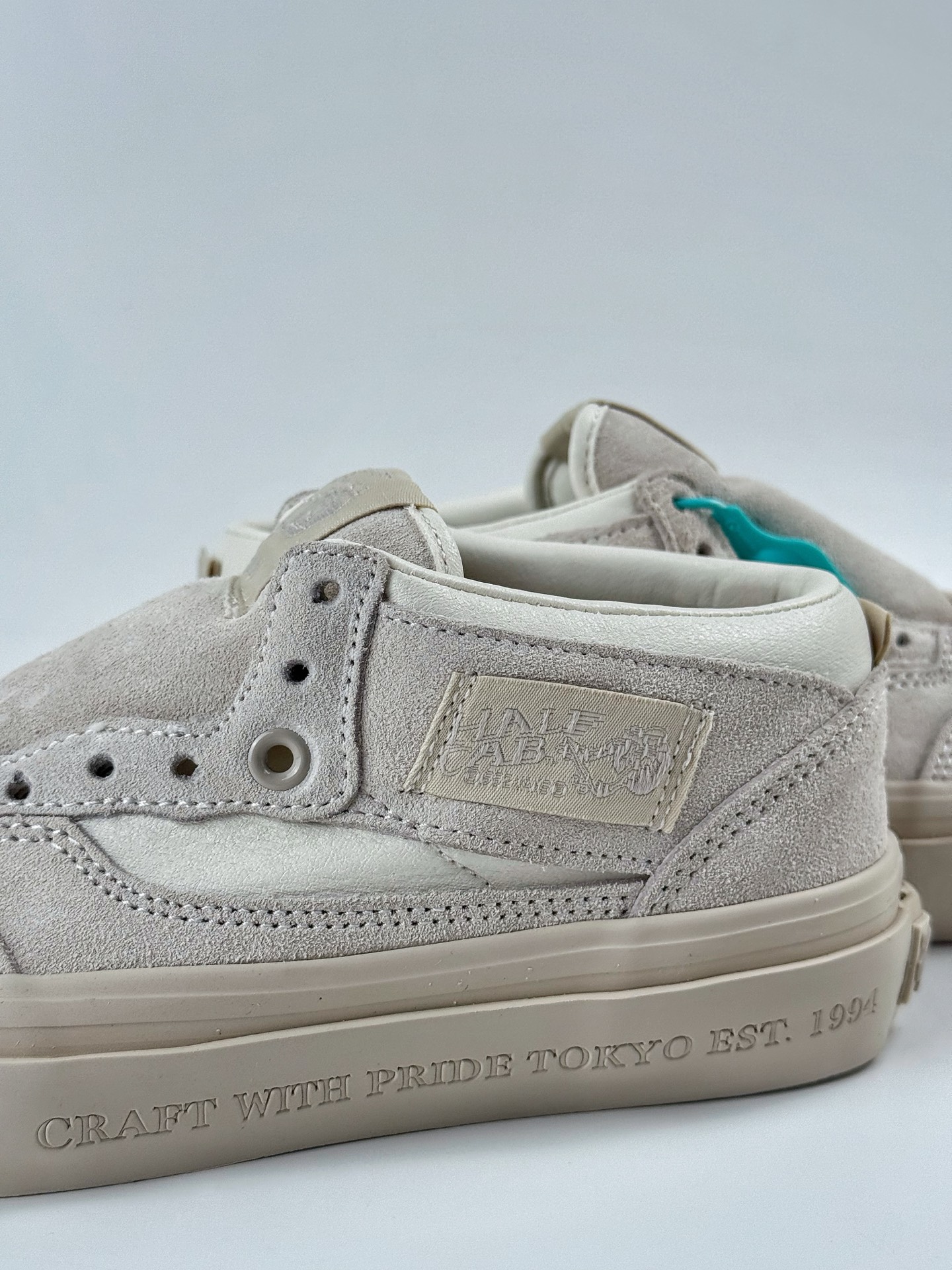 OTW by Vans × NEIGHBORHOOD 联名系列 打造全新联名系列 VNOOOEFY7VJYK