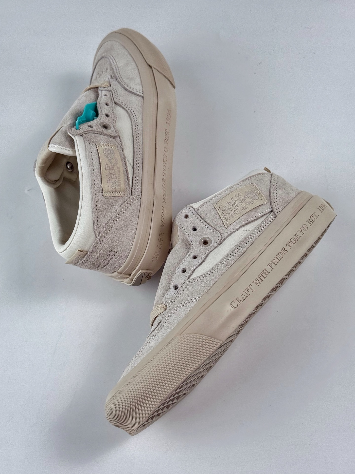 OTW by Vans × NEIGHBORHOOD 联名系列 打造全新联名系列 VNOOOEFY7VJYK