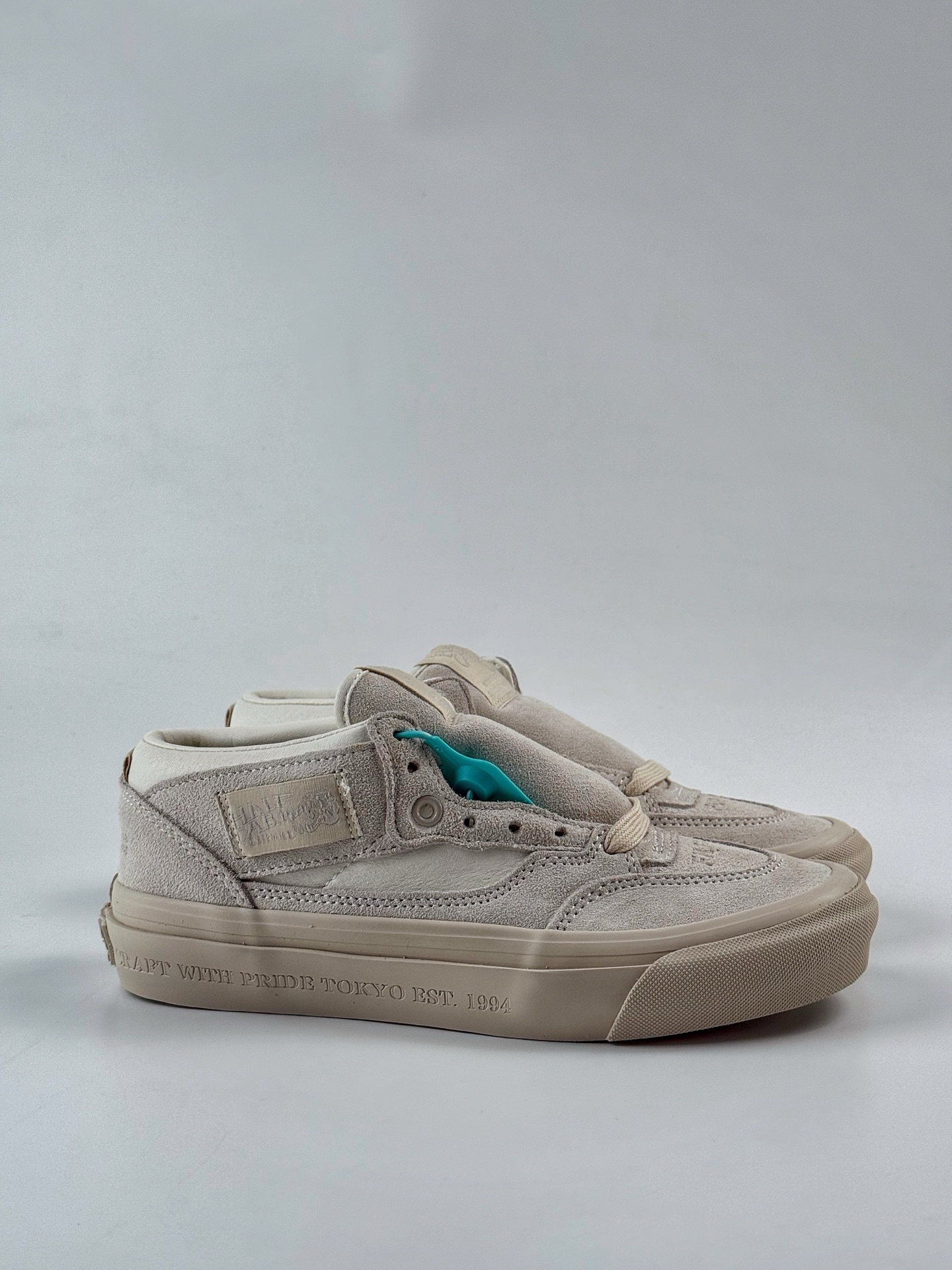 OTW by Vans × NEIGHBORHOOD 联名系列 打造全新联名系列 VNOOOEFY7VJYK