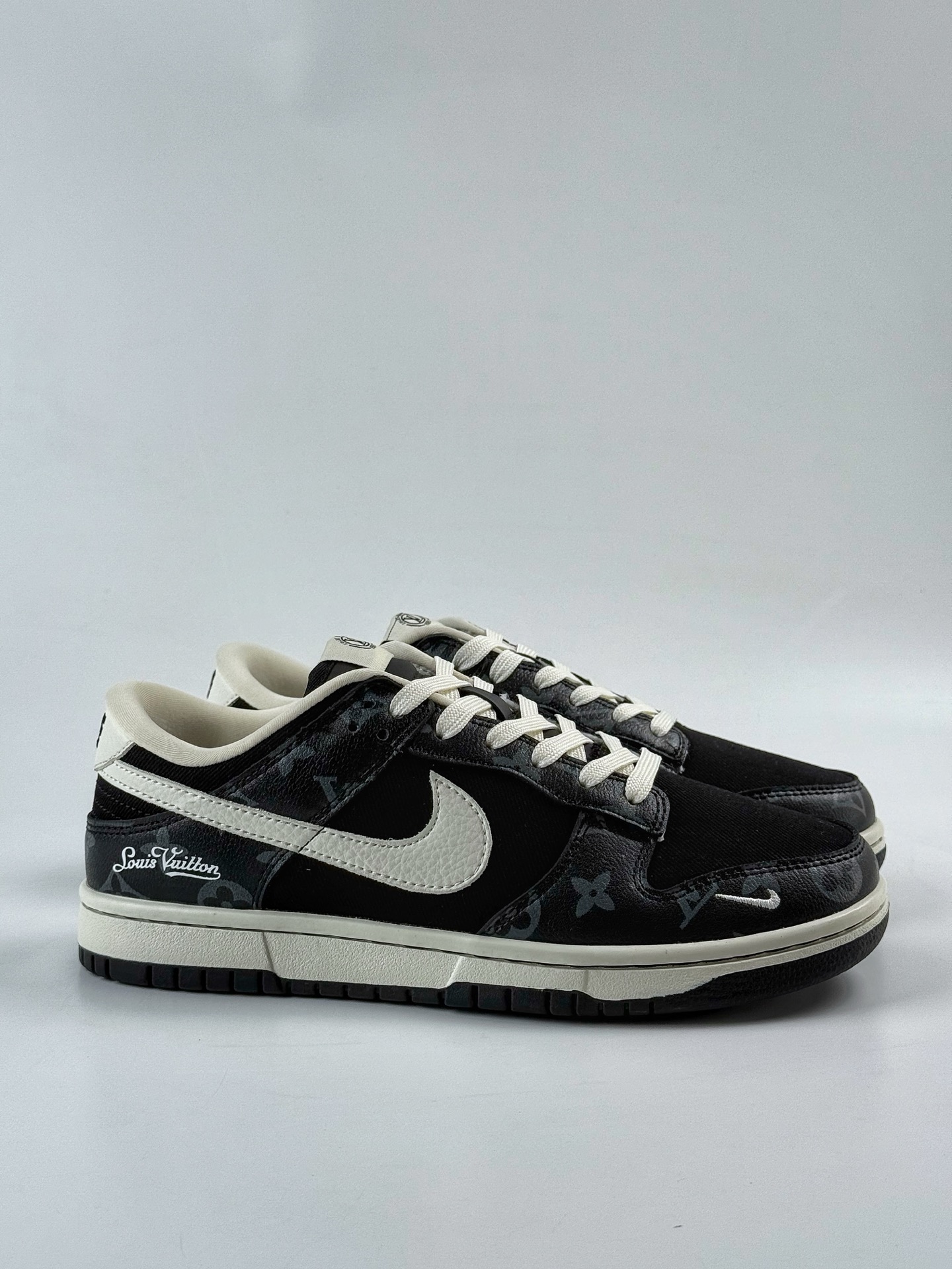 NIKE SB Dunk Low RETRO x Louis Vuitton 黑白小勾 SC0601-458