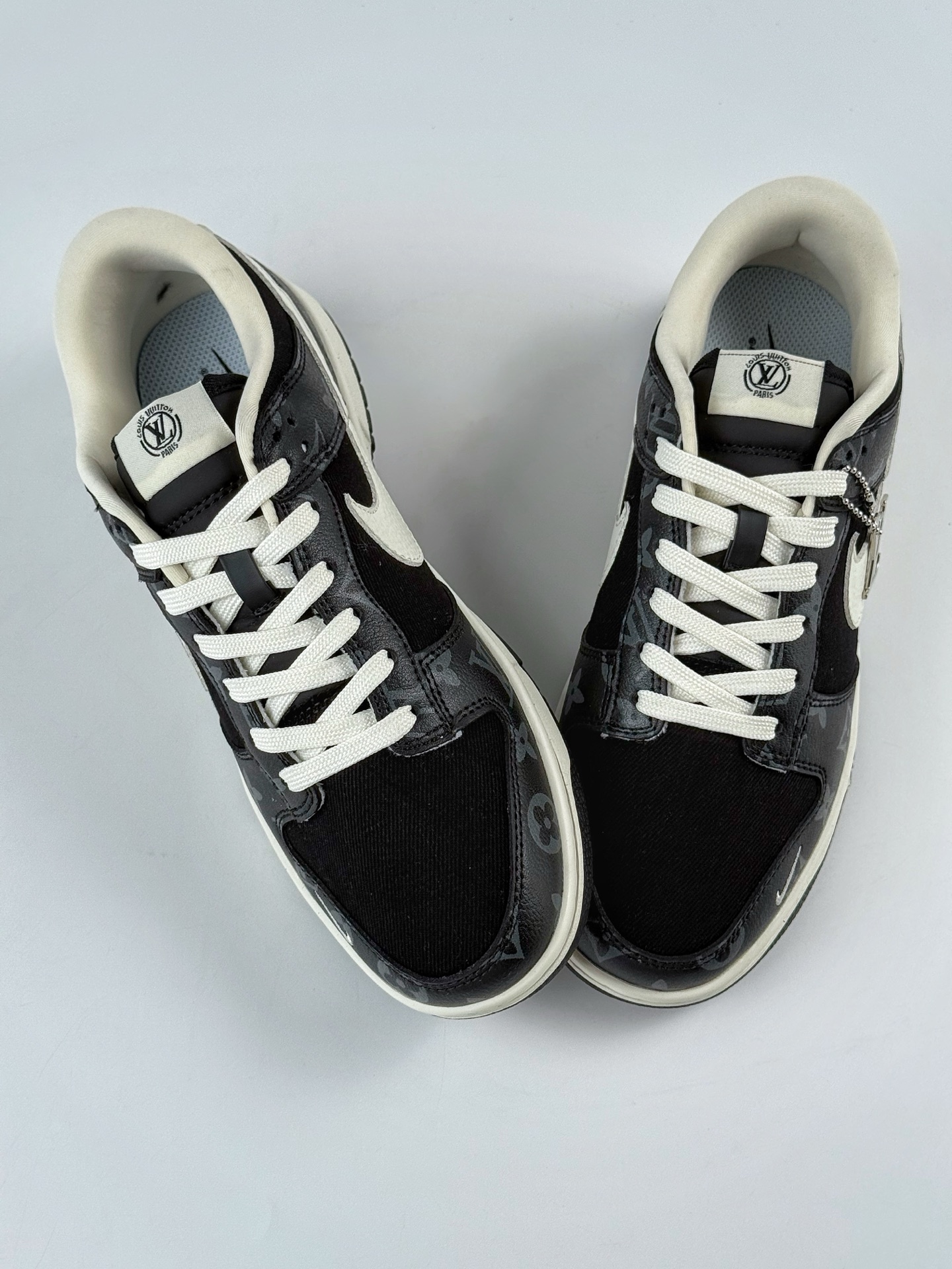 NIKE SB Dunk Low RETRO x Louis Vuitton 黑白小勾 SC0601-458