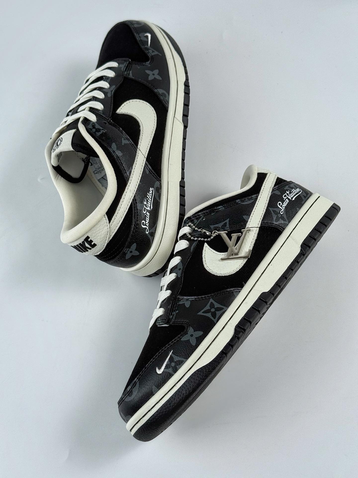 NIKE SB Dunk Low RETRO x Louis Vuitton 黑白小勾 SC0601-458