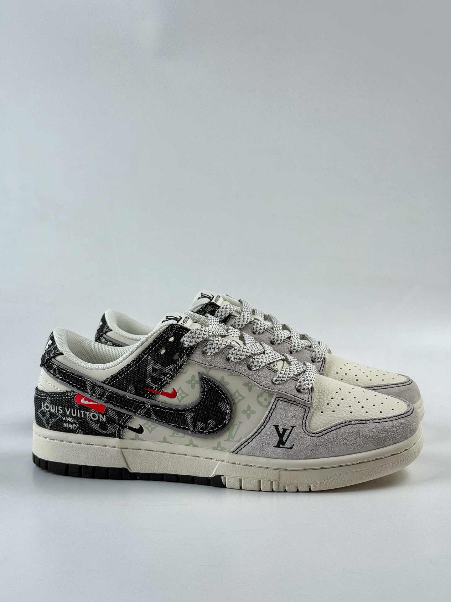 Nike SB Dunk Low x Louis Vuitton 灰白牛仔双小勾满天星 YX5066-382